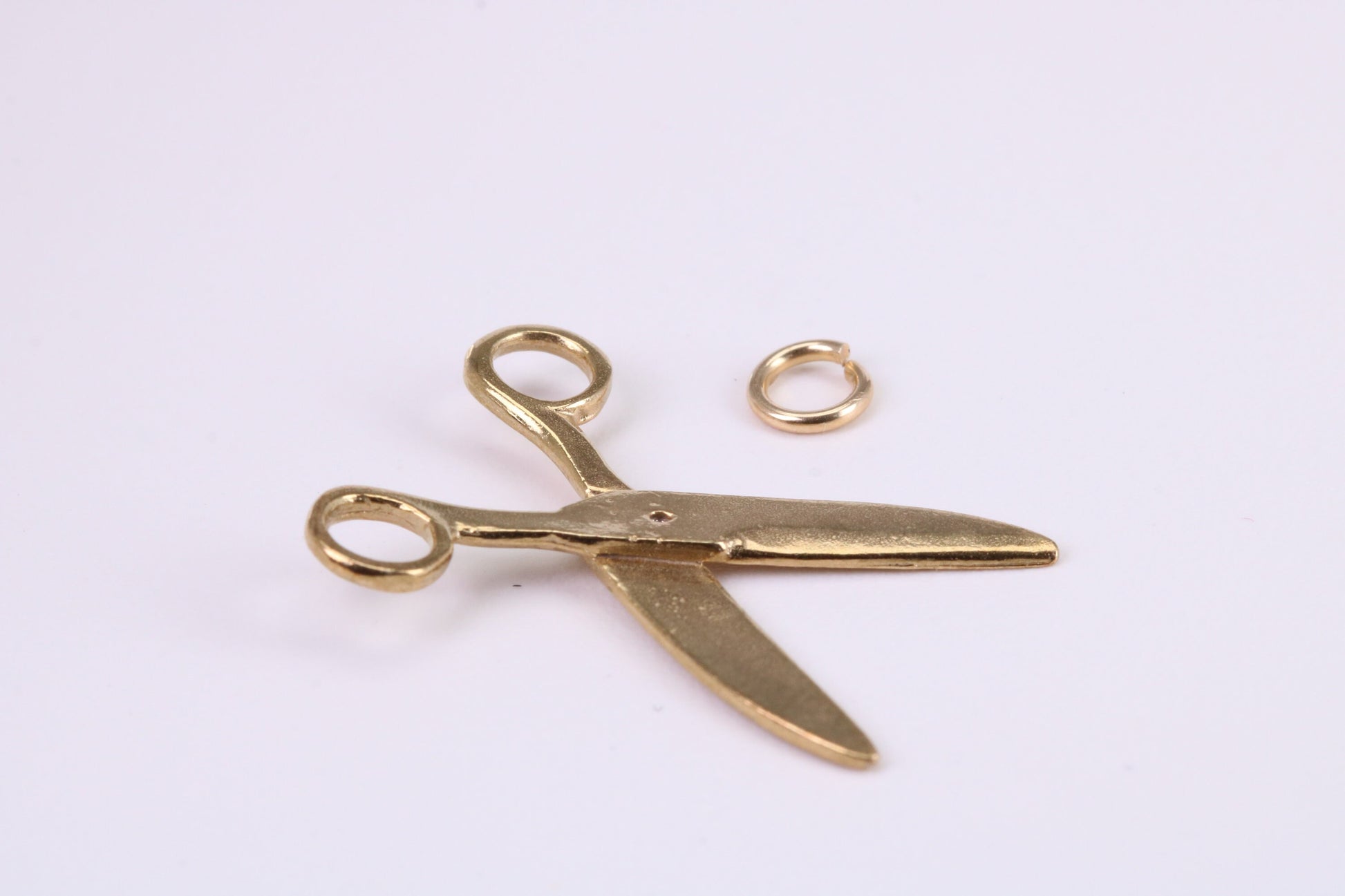 Scissor Charm, Traditional Charm, Made from Solid Yellow Gold, British Hallmarked, Complete with Attachment Link