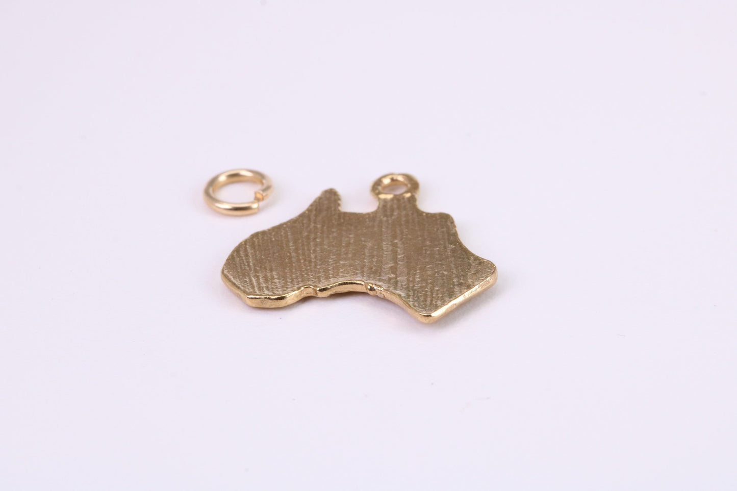 Australia Charm, Traditional Charm, Made from Solid Yellow Gold, British Hallmarked, Complete with Attachment Link