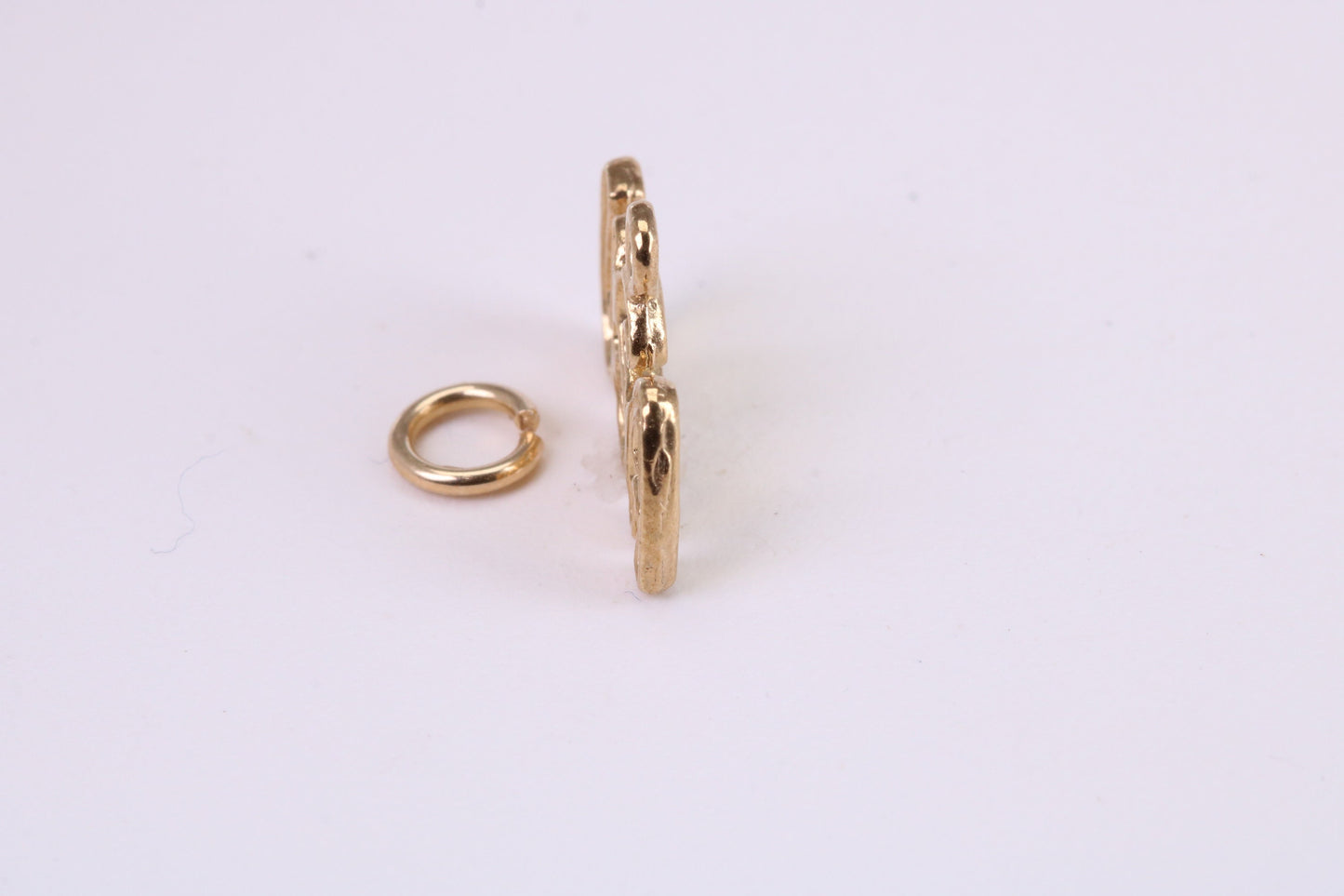 USA Charm, Traditional Charm, Made from Solid Yellow Gold, British Hallmarked, Complete with Attachment Link