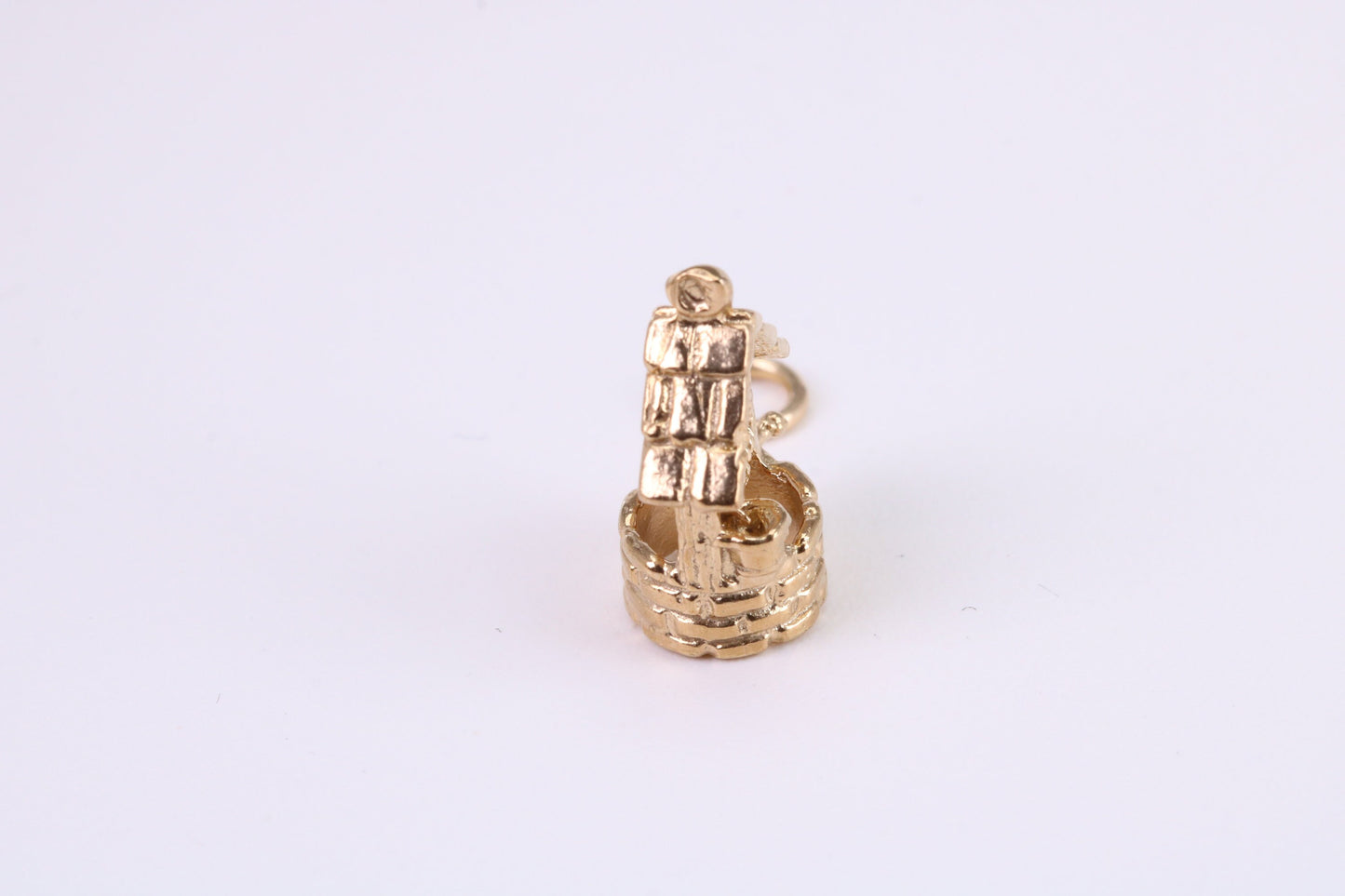 Wishing Well Charm, Traditional Charm, Made from Solid Yellow Gold, British Hallmarked, Complete with Attachment Link