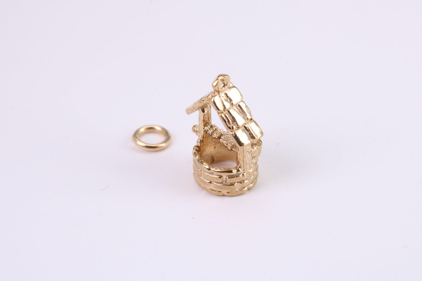 Wishing Well Charm, Traditional Charm, Made from Solid Yellow Gold, British Hallmarked, Complete with Attachment Link