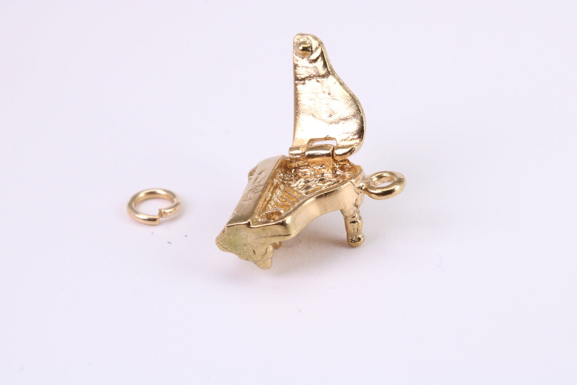 Grand Piano Charm, Traditional Charm, Made from Solid Yellow Gold, British Hallmarked, Complete with Attachment Link