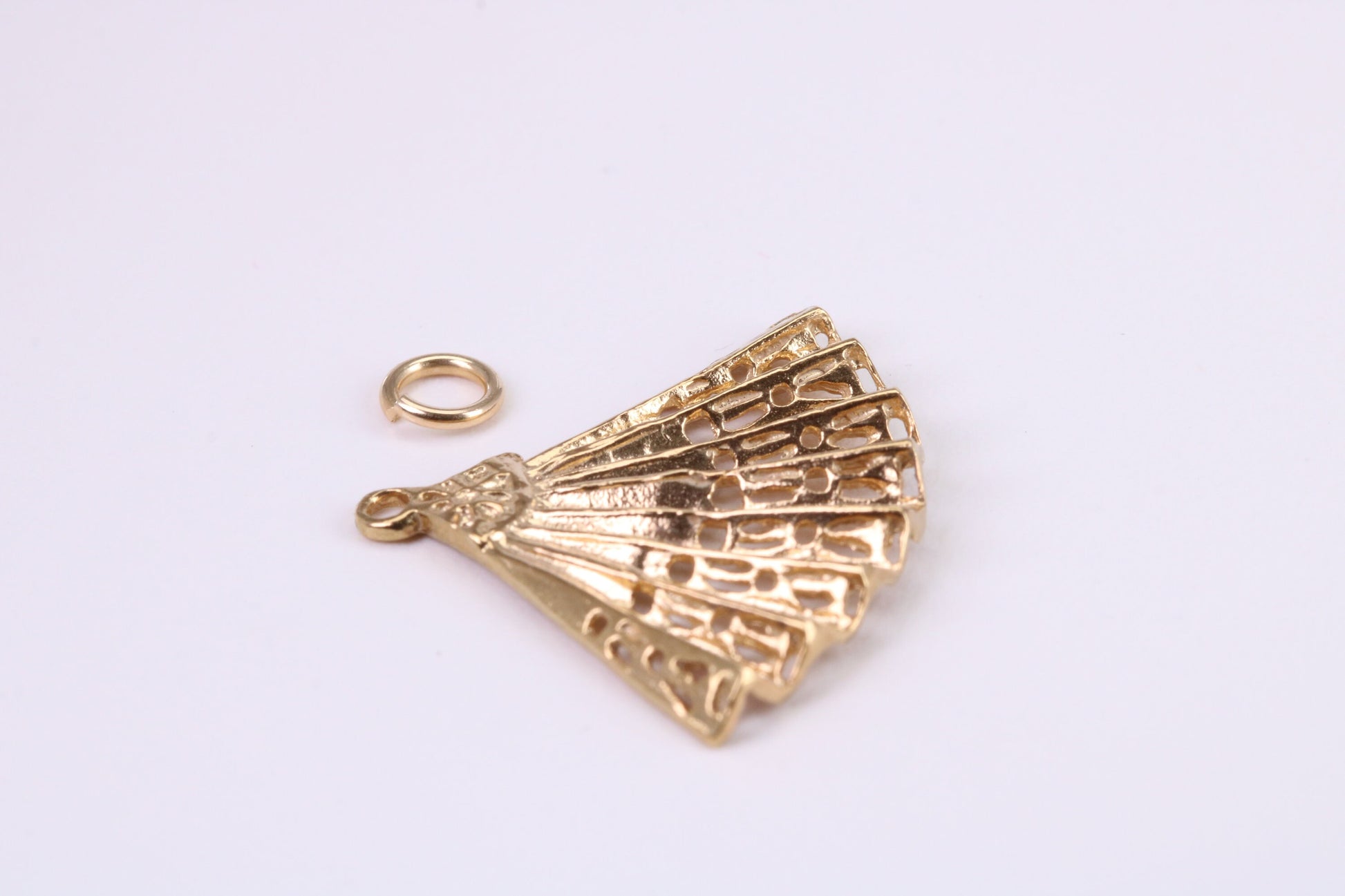 Oriental Fan Charm, Traditional Charm, Made from Solid Yellow Gold, British Hallmarked, Complete with Attachment Link