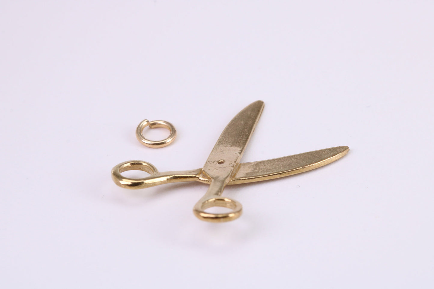 Scissor Charm, Traditional Charm, Made from Solid Yellow Gold, British Hallmarked, Complete with Attachment Link