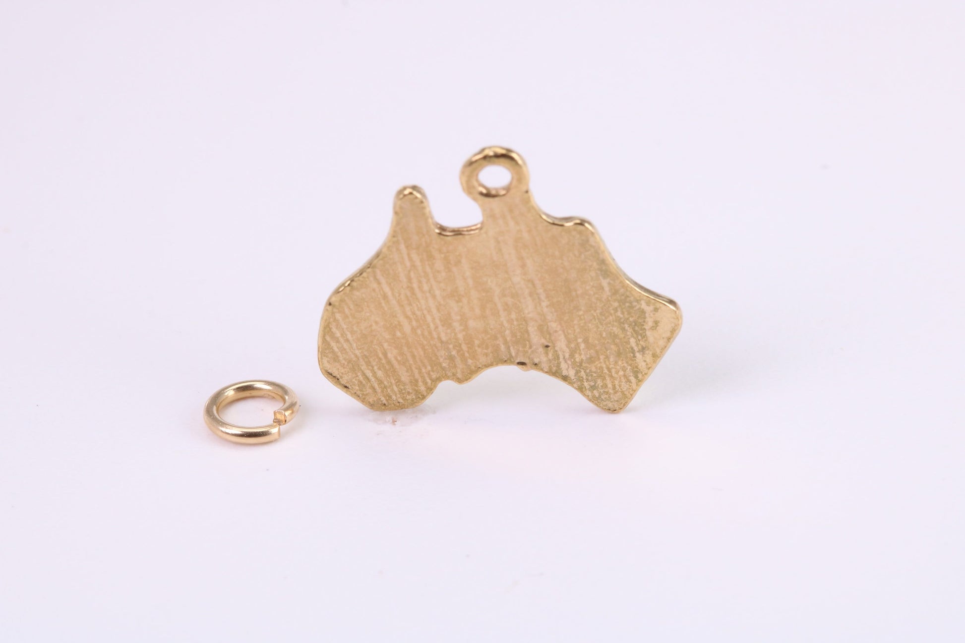 Australia Charm, Traditional Charm, Made from Solid Yellow Gold, British Hallmarked, Complete with Attachment Link