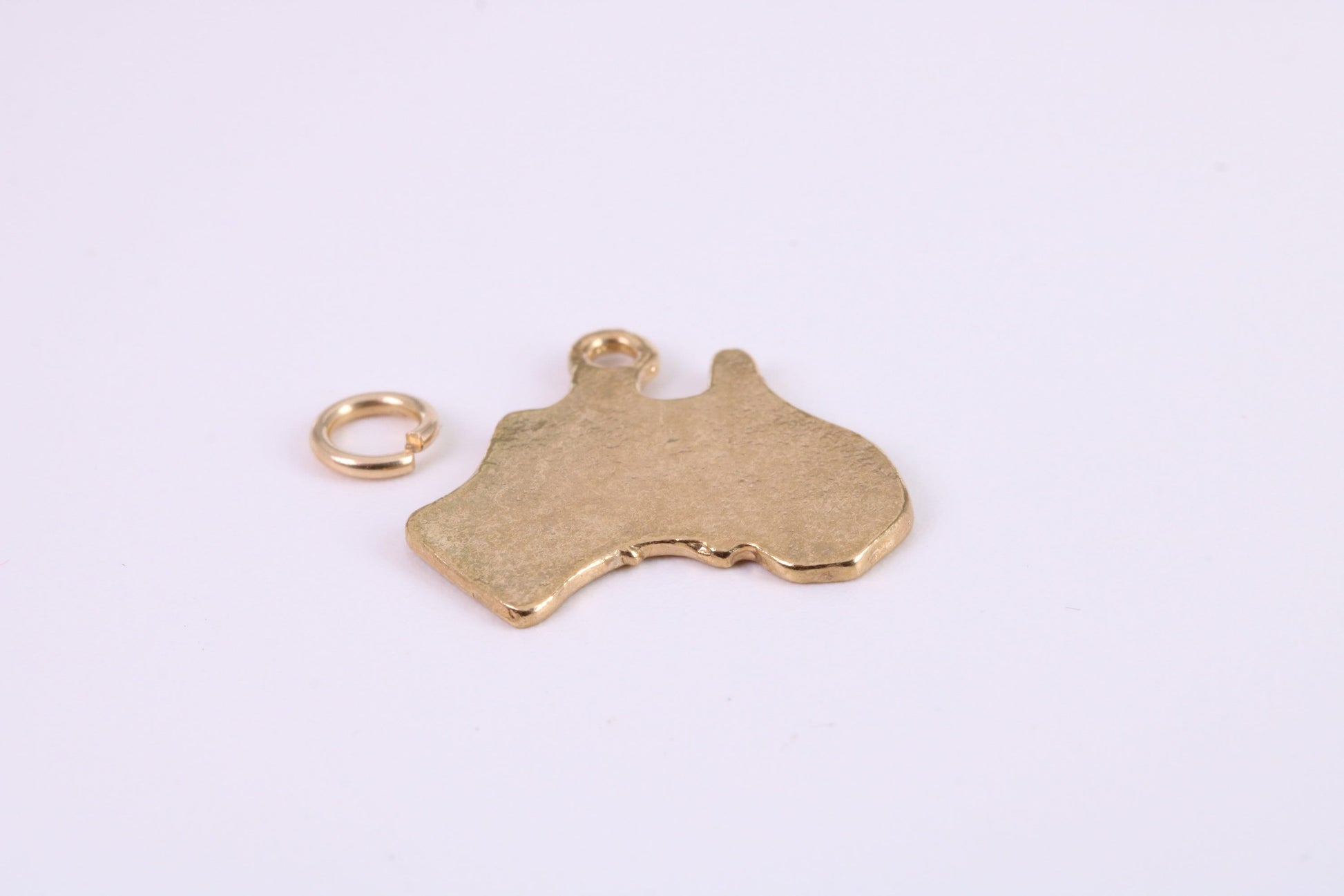 Australia Charm, Traditional Charm, Made from Solid Yellow Gold, British Hallmarked, Complete with Attachment Link