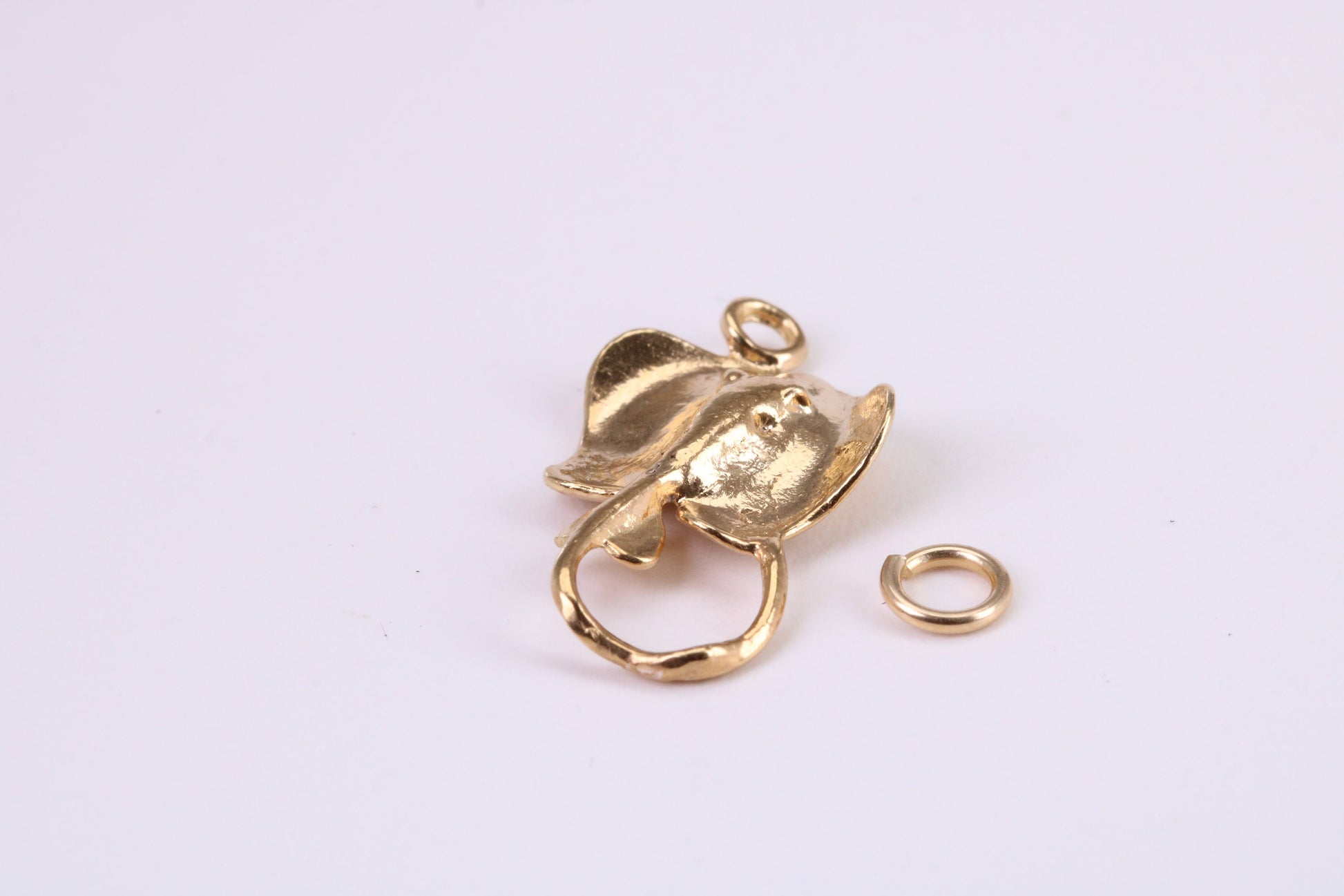 Sting Ray Charm, Traditional Charm, Made from Solid Yellow Gold, British Hallmarked, Complete with Attachment Link