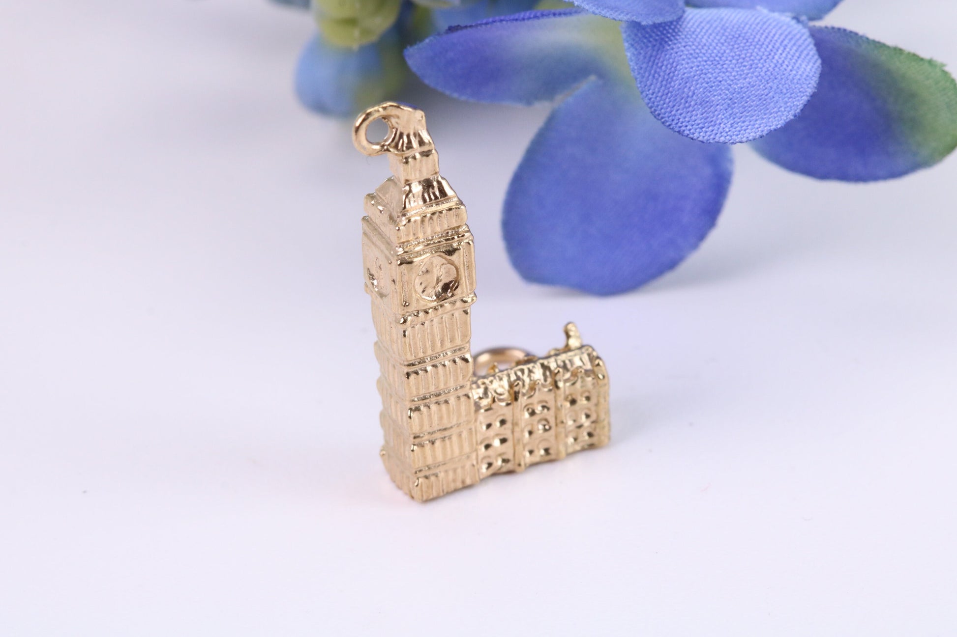 Iconic London Big Ben Charm, Traditional Charm, Made from Solid Yellow Gold, British Hallmarked, Complete with Attachment Link