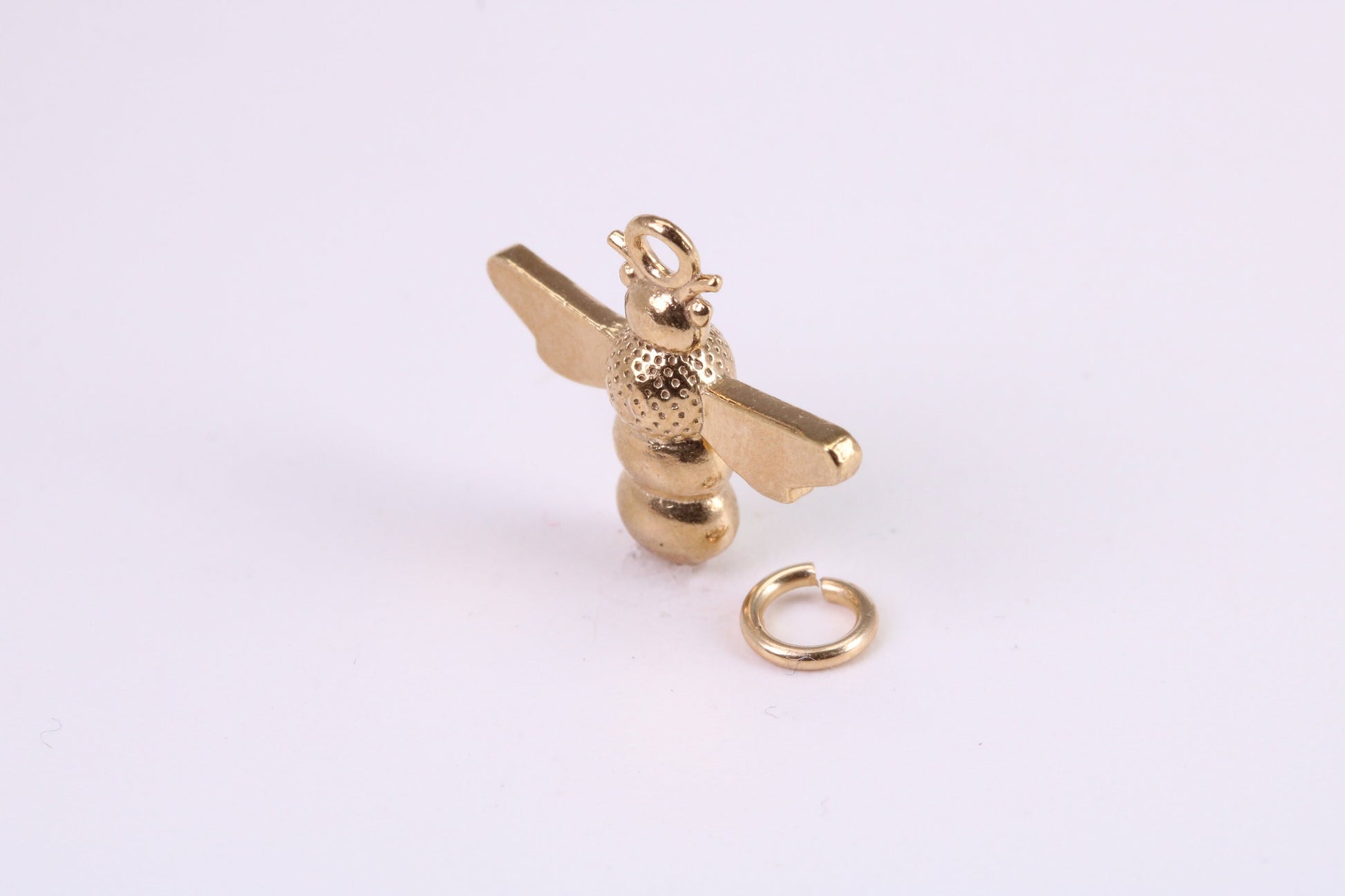 Bumble Bee Charm, Traditional Charm, Made from Solid Yellow Gold, British Hallmarked, Complete with Attachment Link