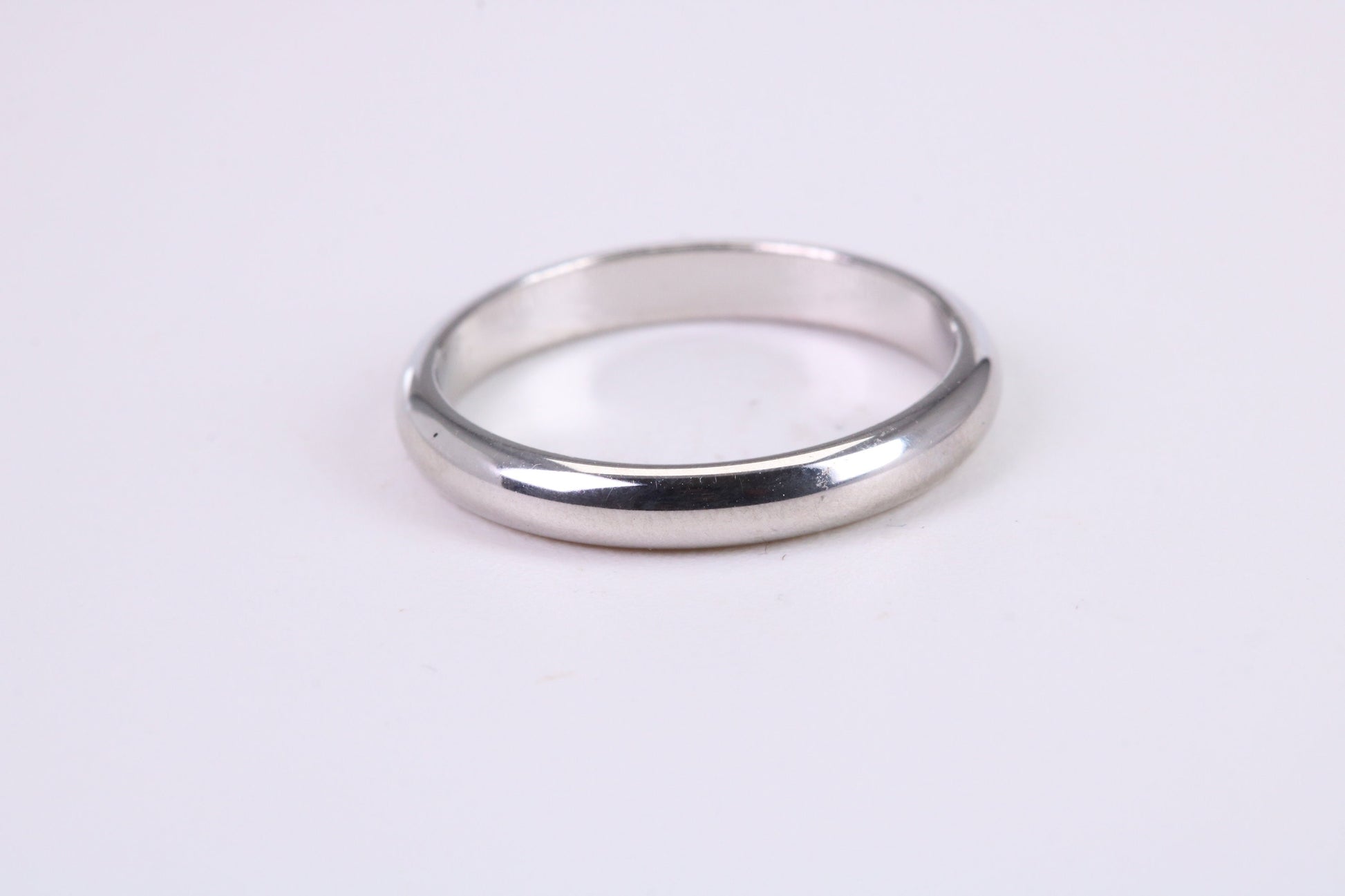 2.50 mm Wide Simple Traditional D Profile Wedding Band, Made from Solid White Gold, British Hallmarked