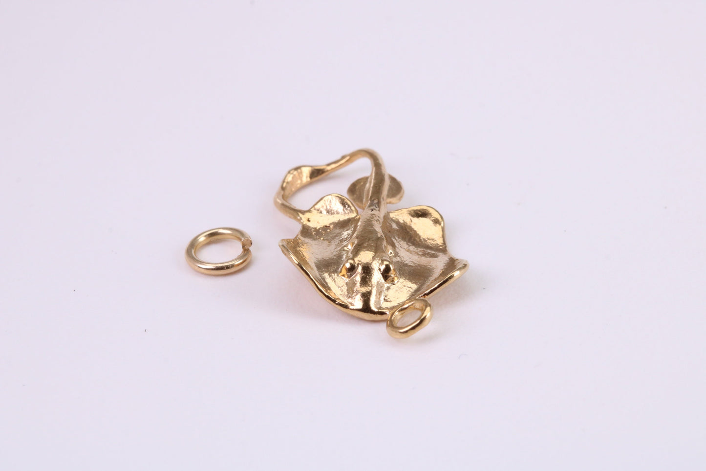 Sting Ray Charm, Traditional Charm, Made from Solid Yellow Gold, British Hallmarked, Complete with Attachment Link