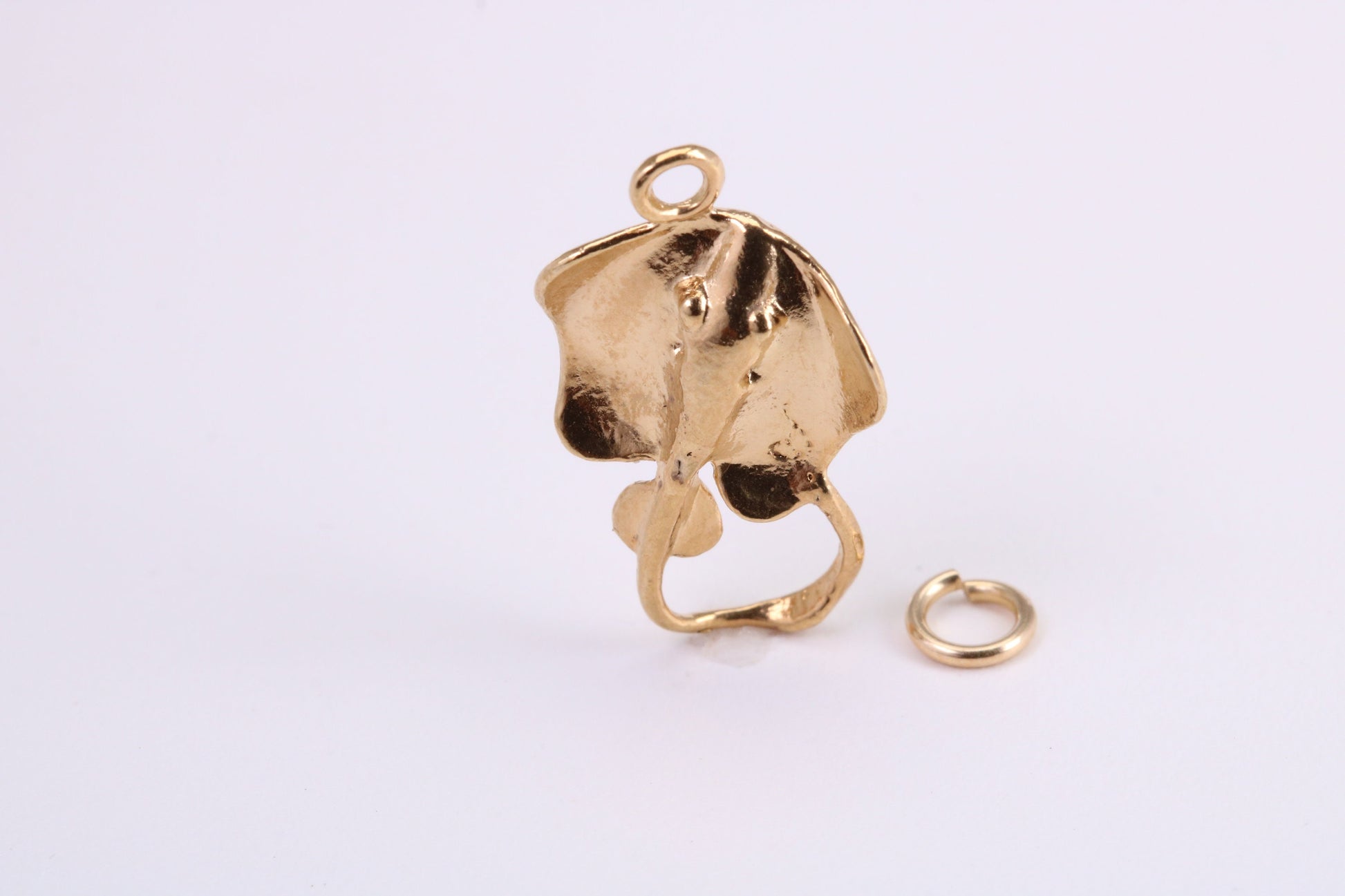 Sting Ray Charm, Traditional Charm, Made from Solid Yellow Gold, British Hallmarked, Complete with Attachment Link