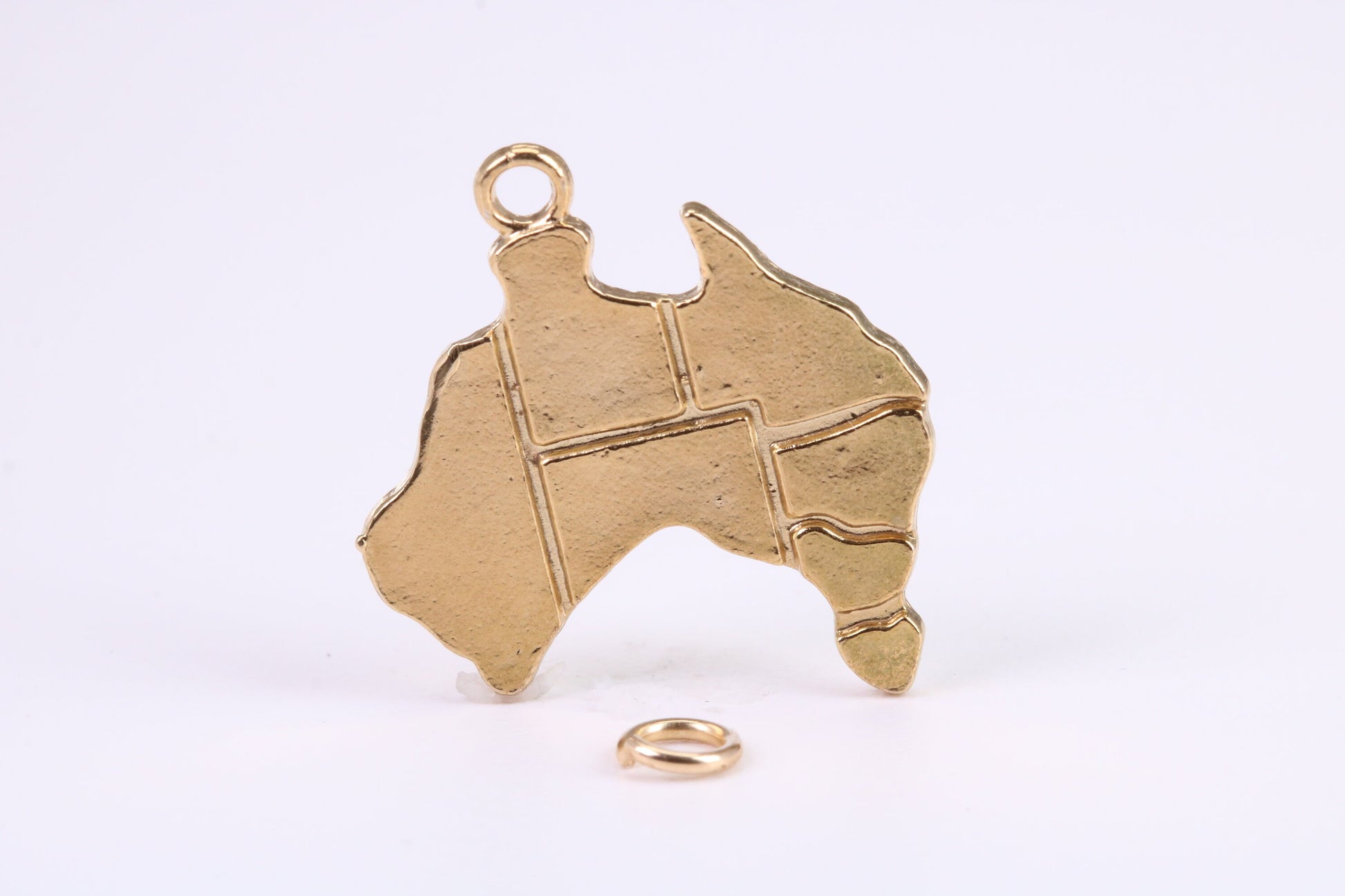 Australia Charm, Traditional Charm, Made from Solid Yellow Gold, British Hallmarked, Complete with Attachment Link