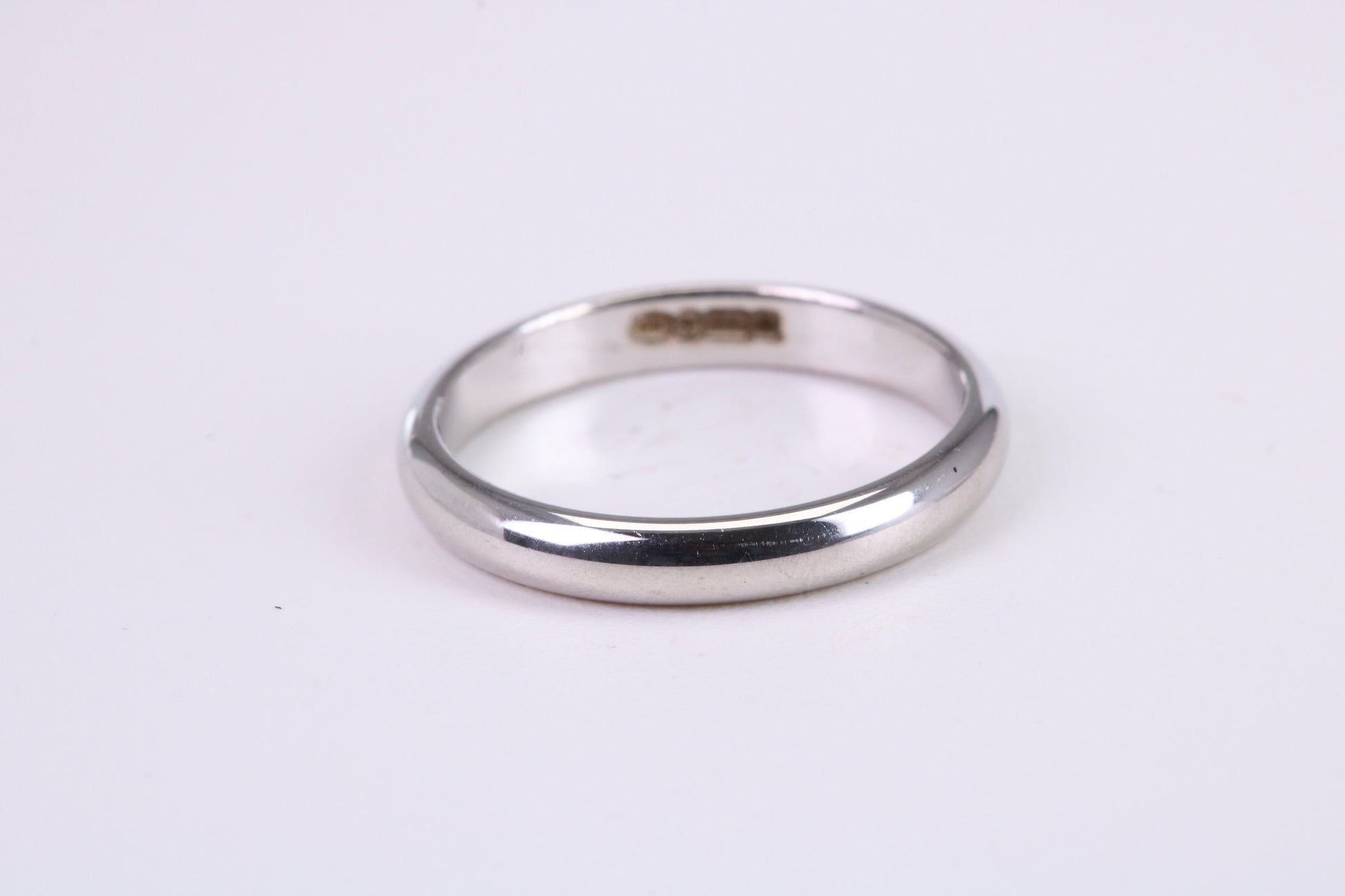 2.50 mm Wide Simple Traditional D Profile Wedding Band, Made from Solid White Gold, British Hallmarked