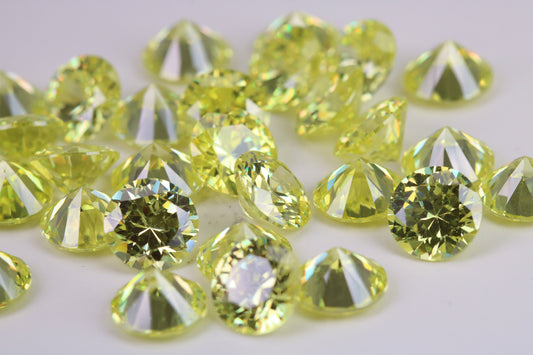 Round cut AAA Grade Peridot Green Cubic Zirconia, Top Colour and Luster, Choice of Sizes, Calibrated Sizing, Multi Packs