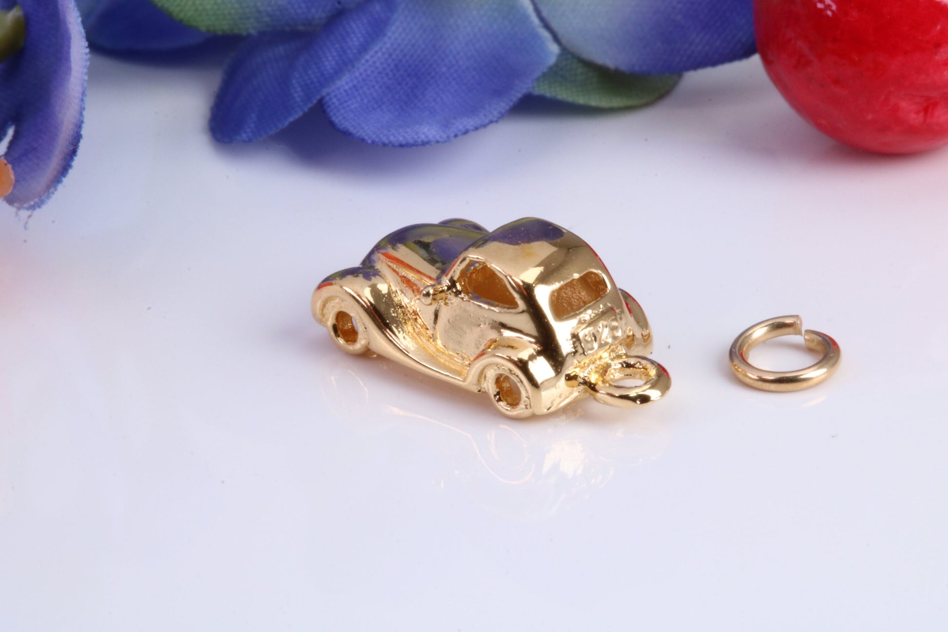 Car Charm, Traditional Charm, Made from Solid Yellow Gold, British Hallmarked, Complete with Attachment Link
