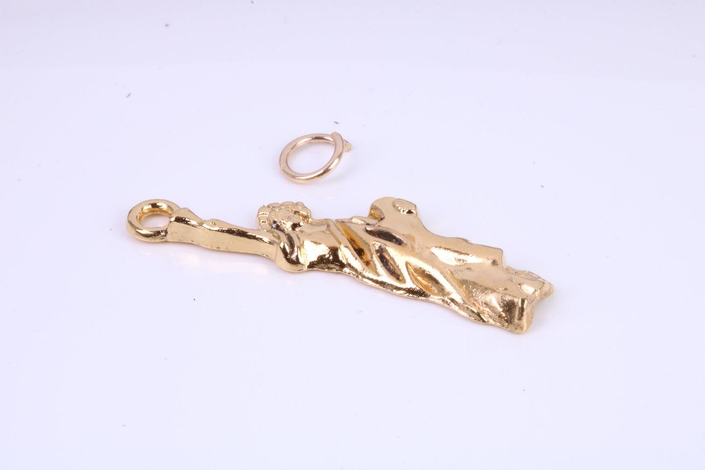 Statue of Liberty Charm, Traditional Charm, Made from Solid Yellow Gold, British Hallmarked, Complete with Attachment Link