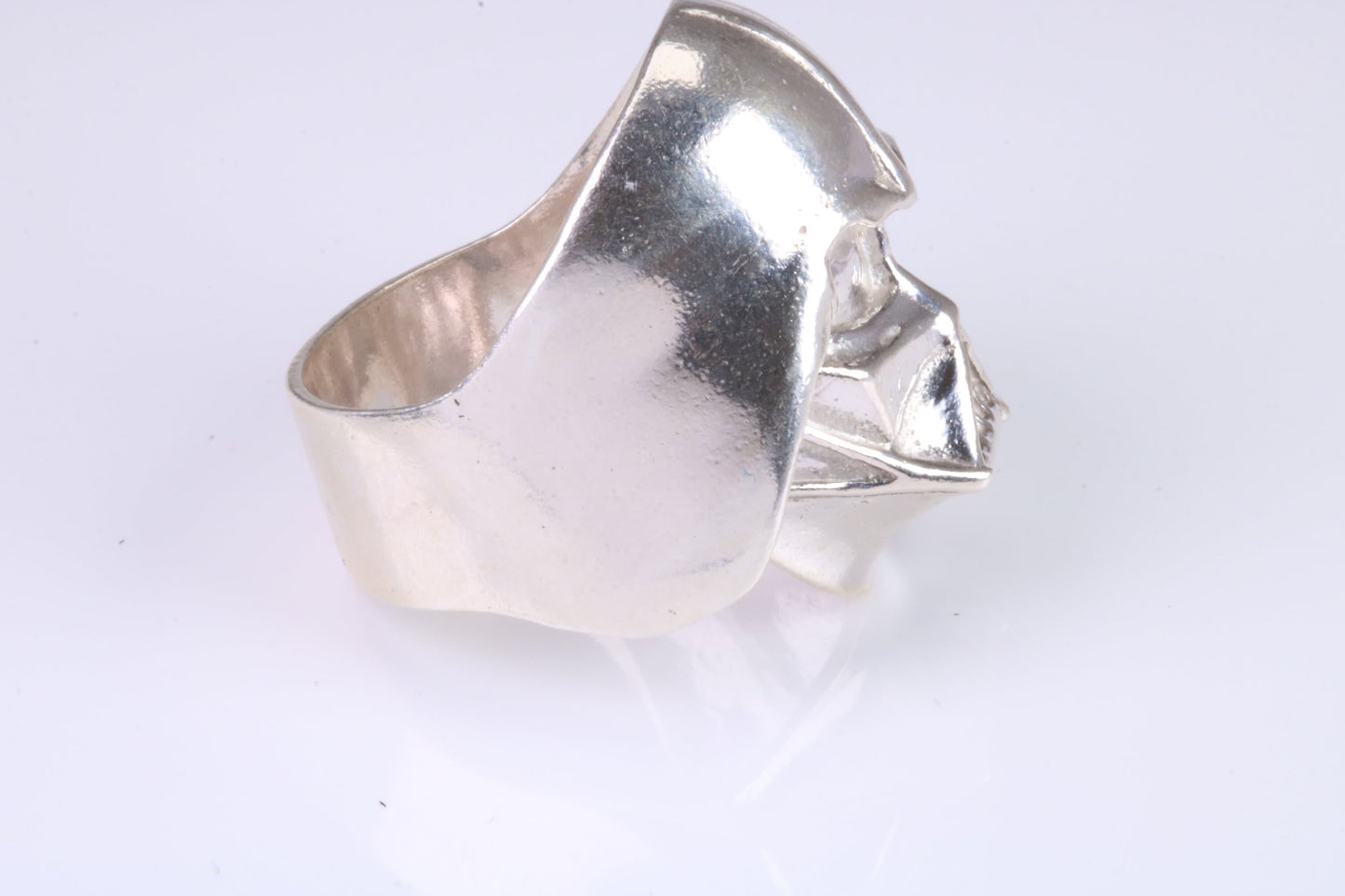 Large and heavy Darth Vader ring, sterling silver, perfect for ladies and gents. Available in silver, yellow gold, white gold and platinum