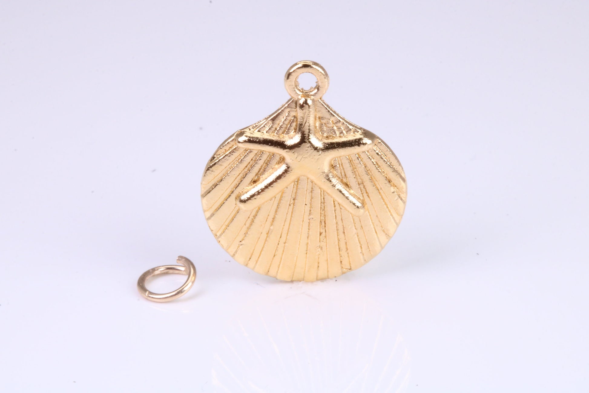 Sea Shell Charm, Traditional Charm, Made from Solid Yellow Gold, British Hallmarked, Complete with Attachment Link