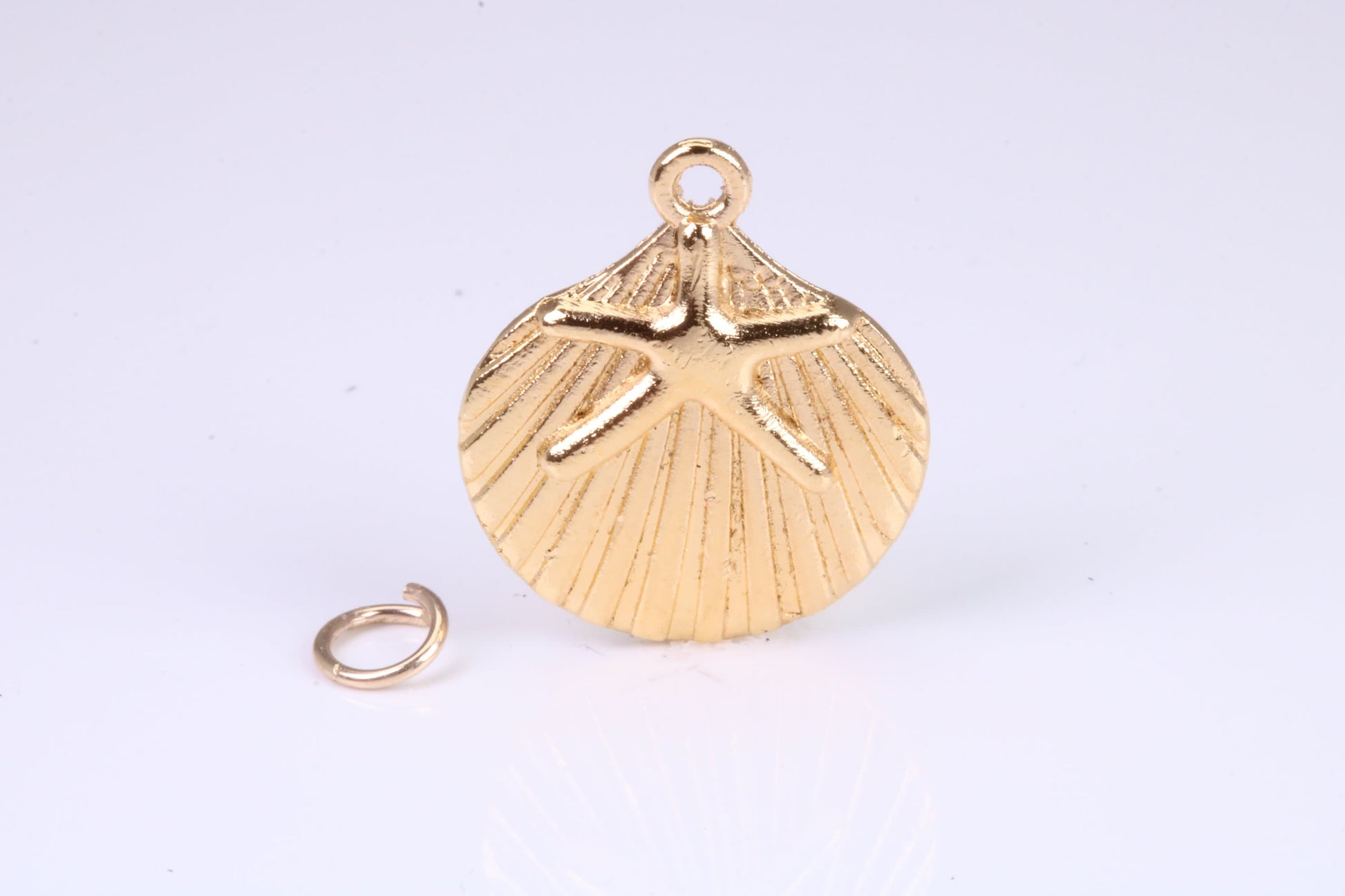 Sea Shell Charm, Traditional Charm, Made from Solid Yellow Gold, British Hallmarked, Complete with Attachment Link