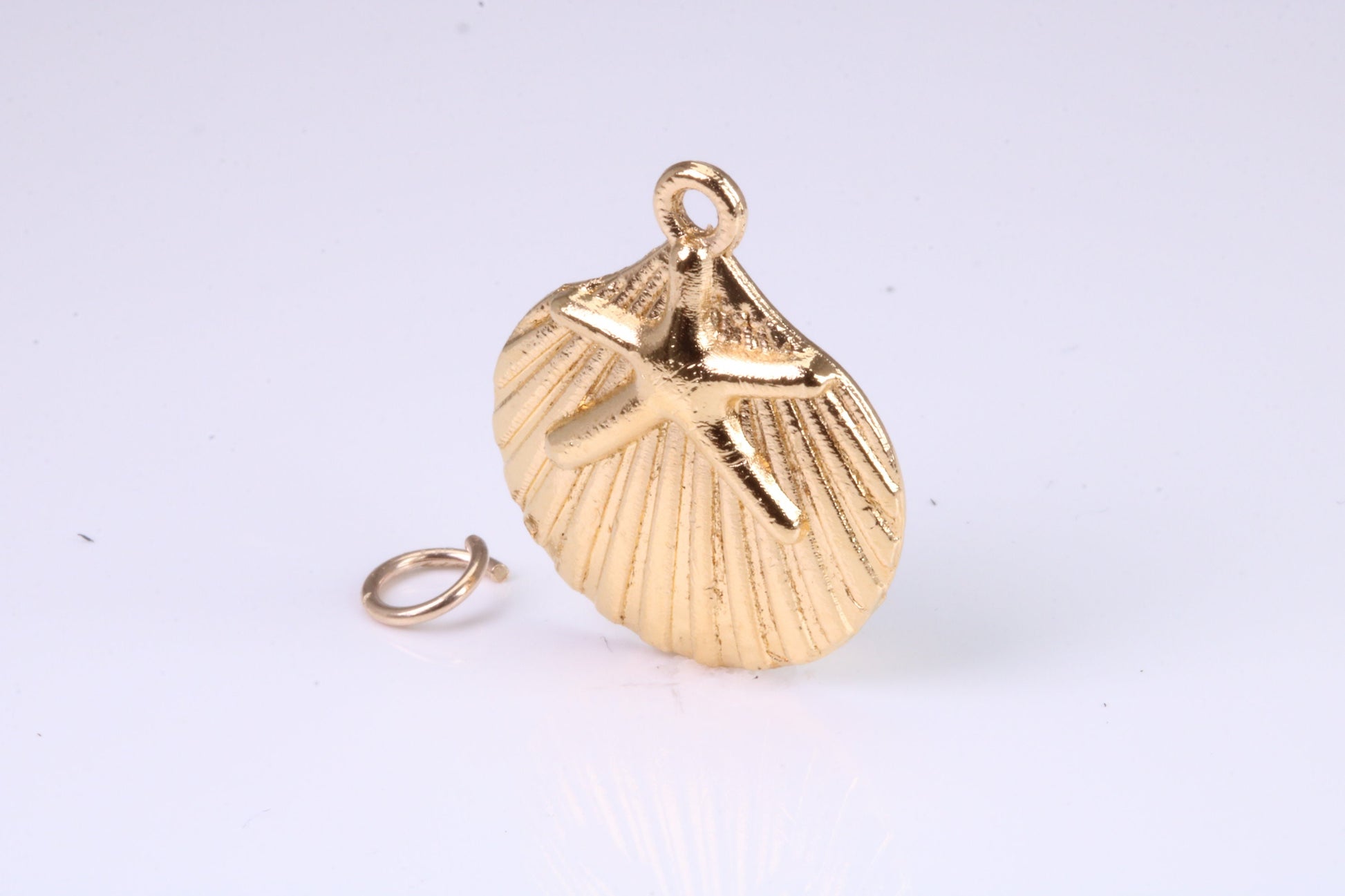 Sea Shell Charm, Traditional Charm, Made from Solid Yellow Gold, British Hallmarked, Complete with Attachment Link