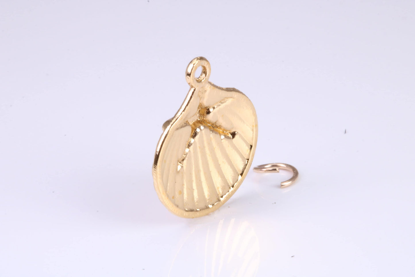 Sea Shell Charm, Traditional Charm, Made from Solid Yellow Gold, British Hallmarked, Complete with Attachment Link