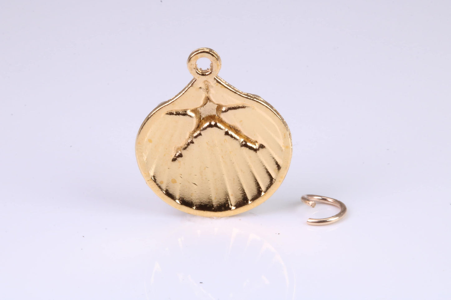 Sea Shell Charm, Traditional Charm, Made from Solid Yellow Gold, British Hallmarked, Complete with Attachment Link