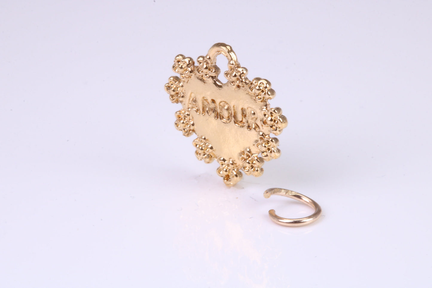 Love Amour Charm, Traditional Charm, Made from Solid Yellow Gold, British Hallmarked, Complete with Attachment Link