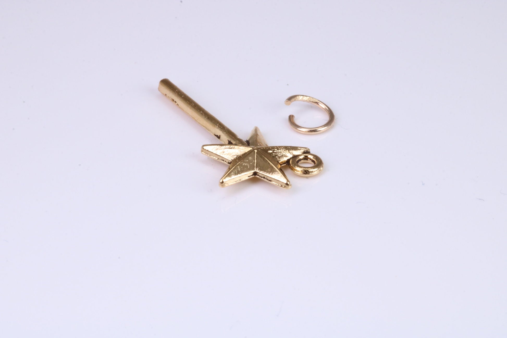 Princess Magic Wand Charm, Traditional Charm, Made from Solid Yellow Gold, British Hallmarked, Complete with Attachment Link