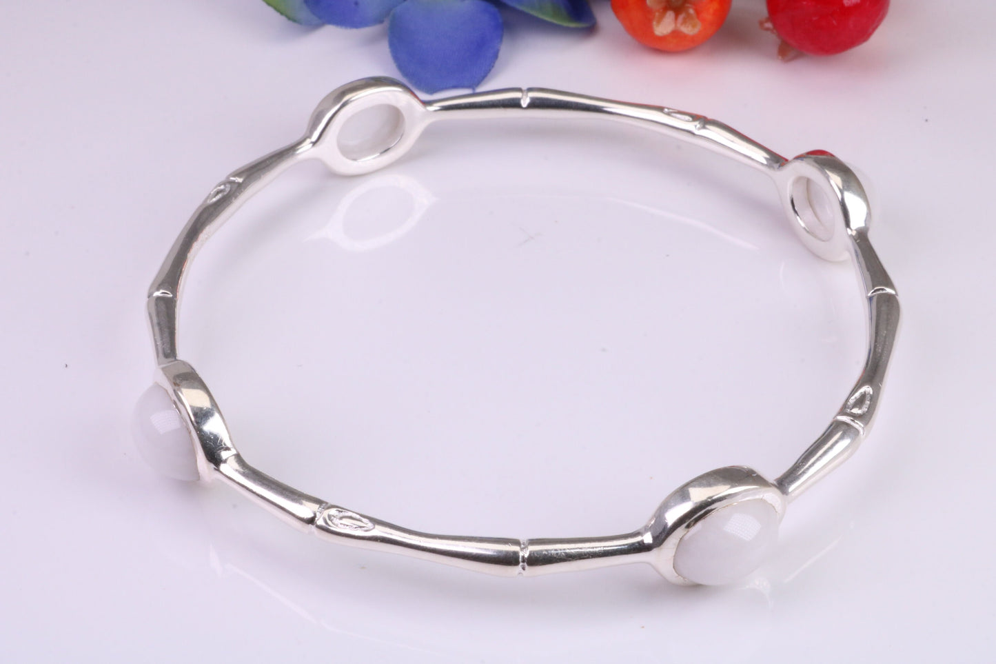 Mother of Pearl set Oval Solid Silver Bangle