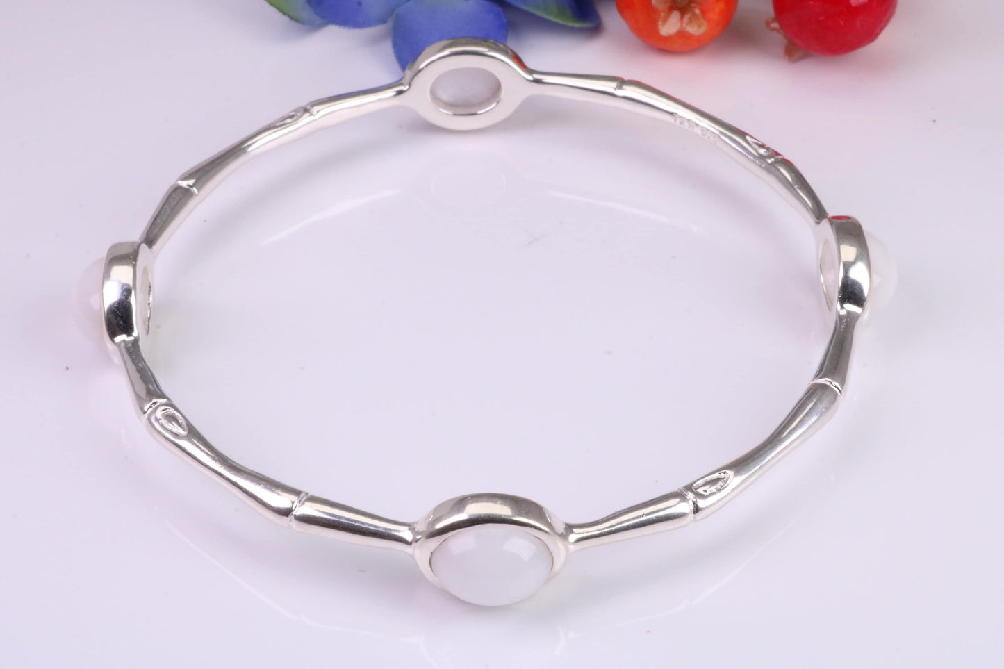 Mother of Pearl set Oval Solid Silver Bangle