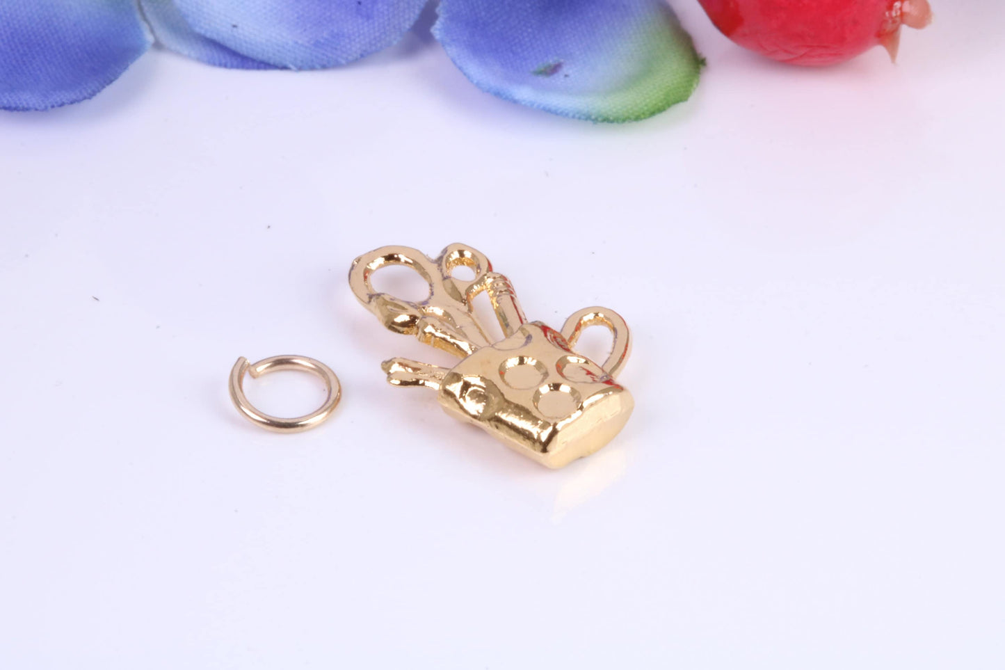 Sewing Basket Charm, Traditional Charm, Made from Solid Cast Yellow Gold, British Hallmarked