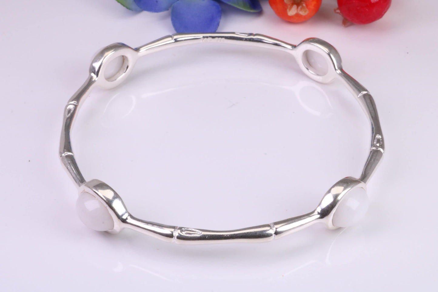 Mother of Pearl set Oval Solid Silver Bangle