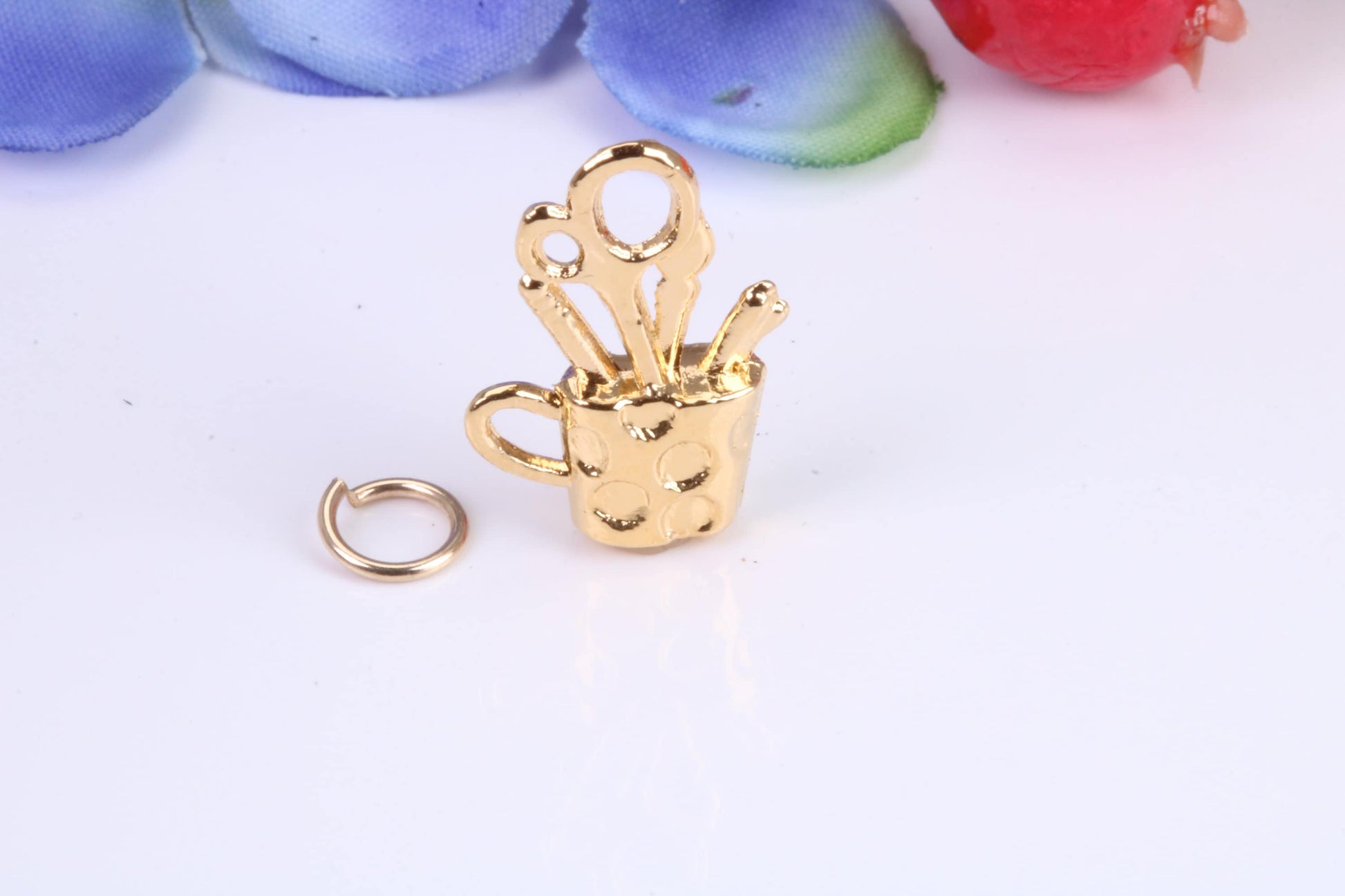 Sewing Basket Charm, Traditional Charm, Made from Solid Cast Yellow Gold, British Hallmarked