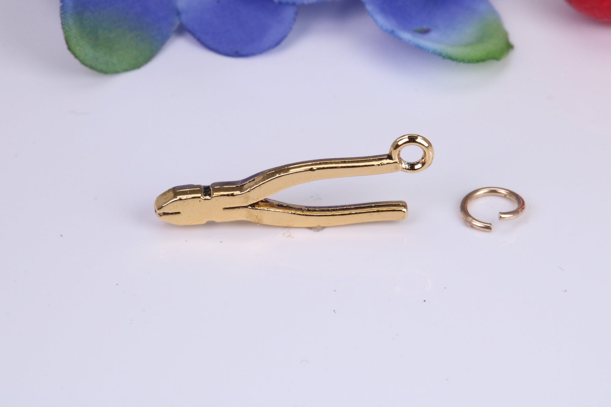 Pliers Charm, Traditional Charm, Made from Solid Cast Yellow Gold, British Hallmarked