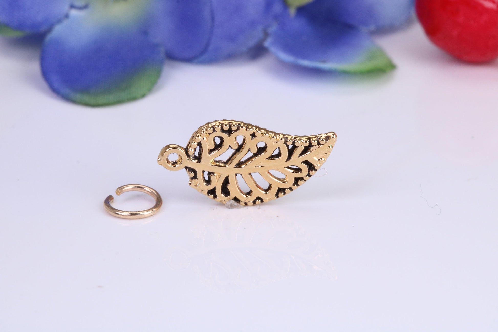 Leaf Charm, Traditional Charm, Made from Solid Cast Yellow Gold, British Hallmarked