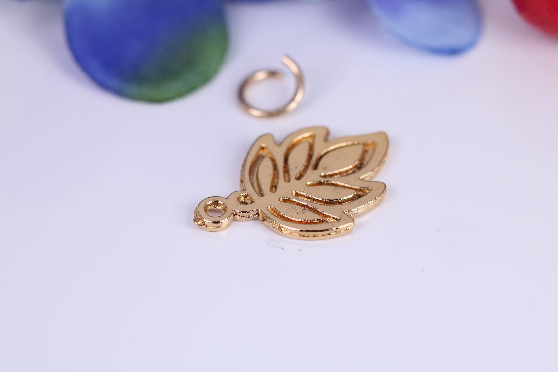 Leaf Charm, Traditional Charm, Made from Solid Cast Yellow Gold, British Hallmarked