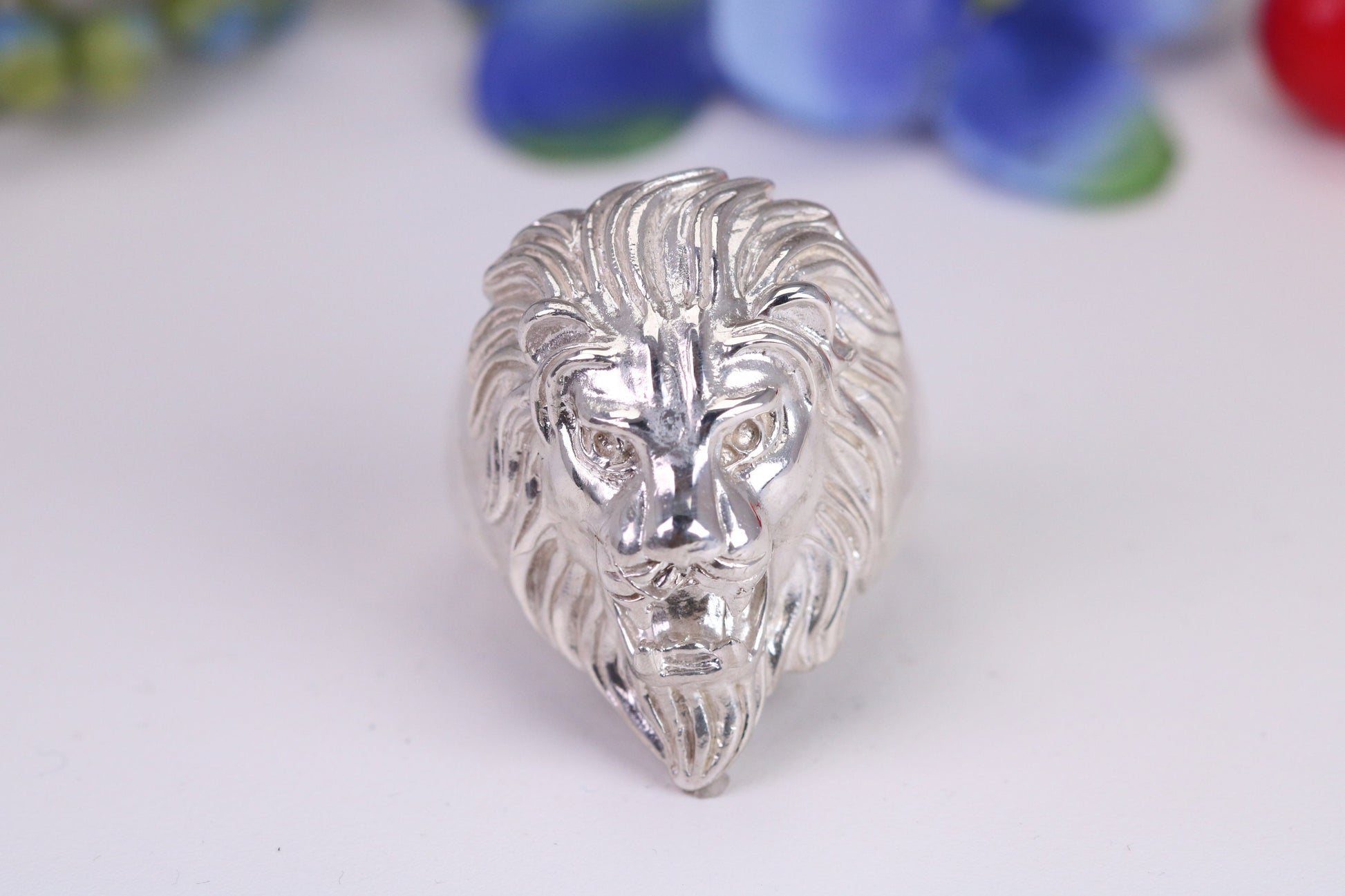 Very large and heavy Lions head ring, made from solid cast silver, British Hallmarked