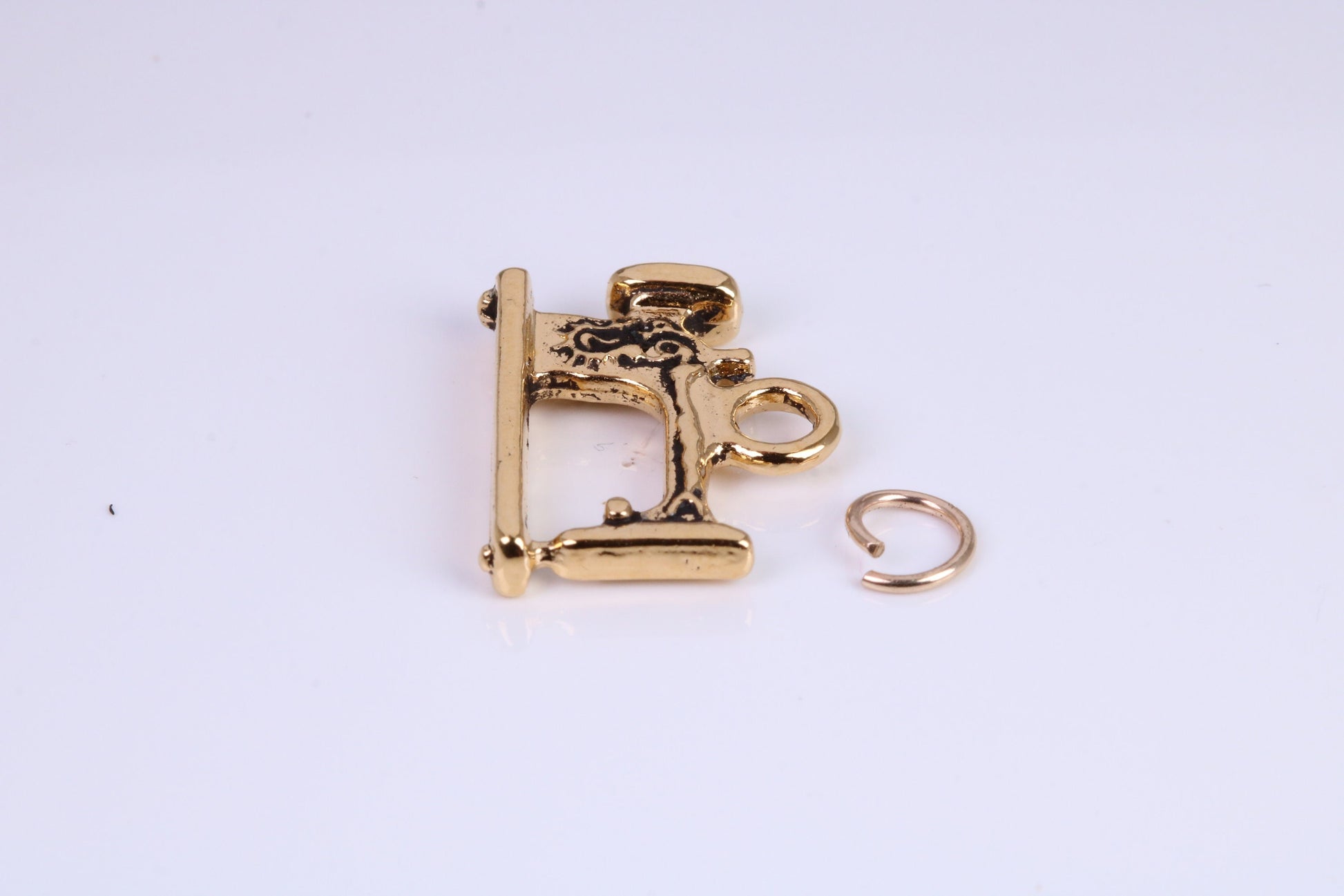 Vintage Sewing Machine Charm, Traditional Charm, Made from Solid Cast Yellow Gold, British Hallmarked