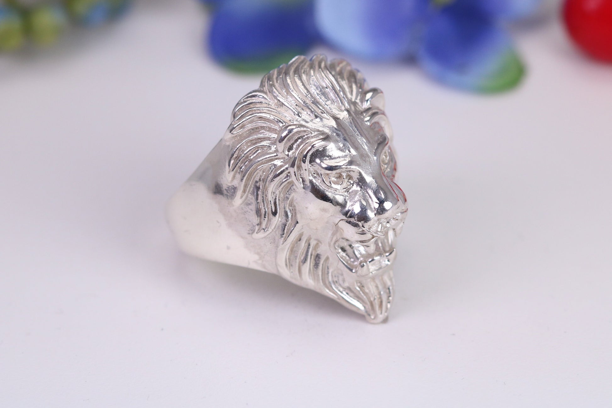 Very large and heavy Lions head ring, made from solid cast silver, British Hallmarked
