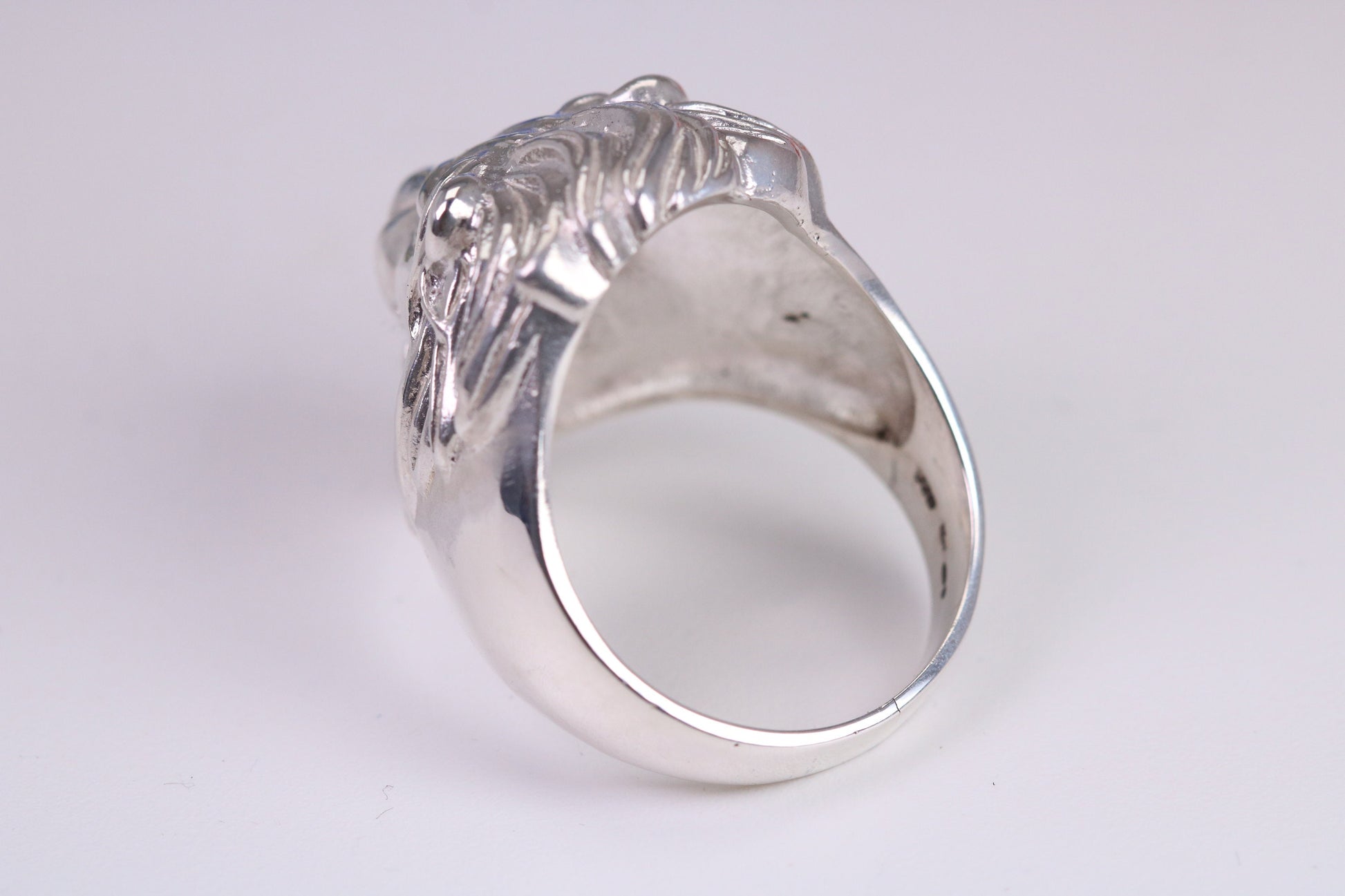 Very large and heavy Lions head ring, made from solid cast silver, British Hallmarked