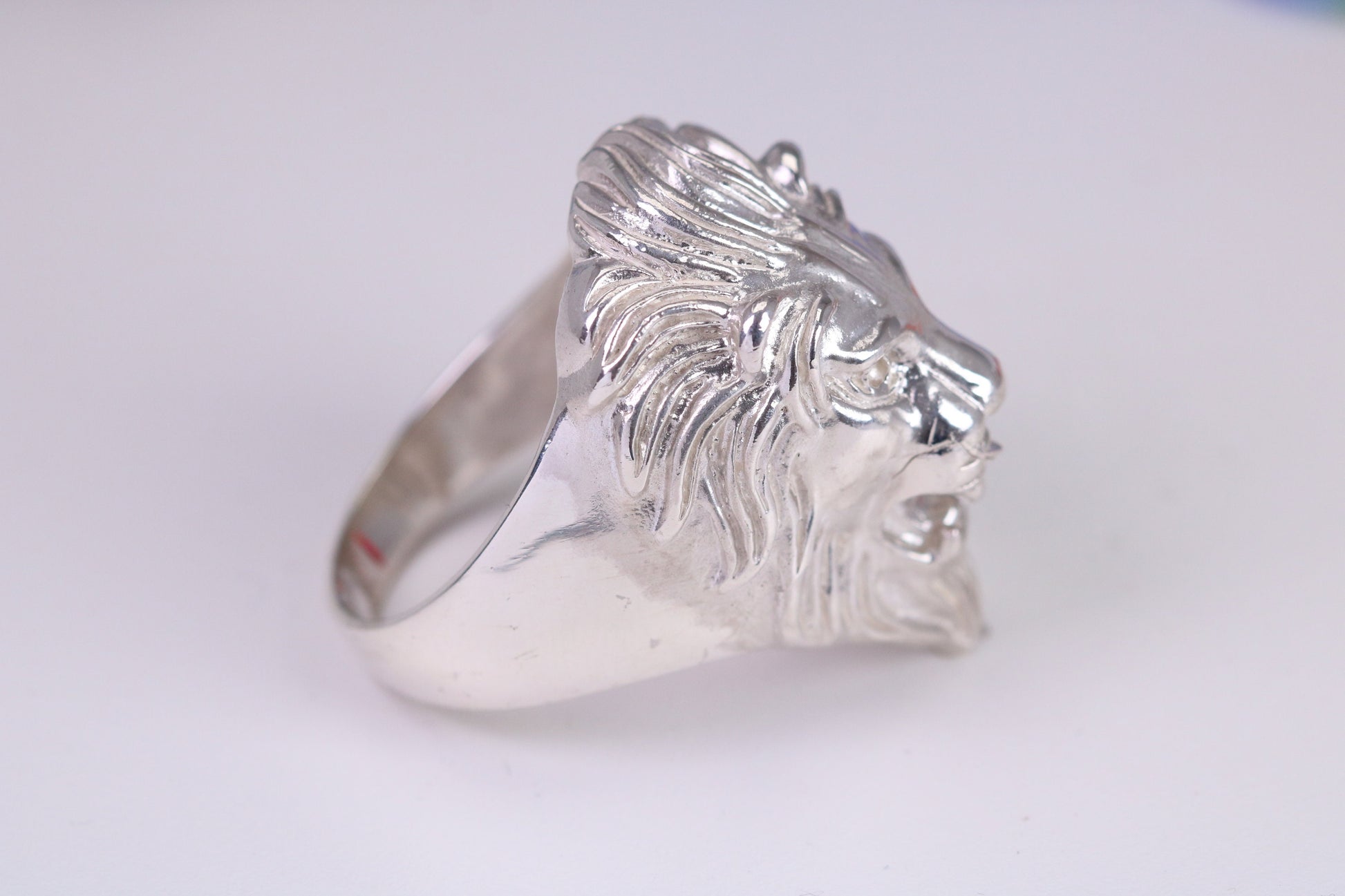 Very large and heavy Lions head ring, made from solid cast silver, British Hallmarked
