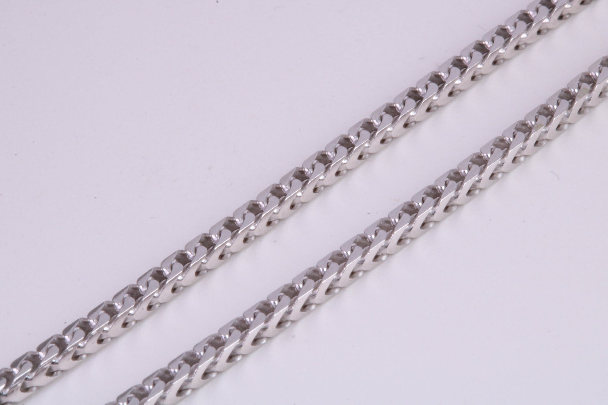 Gents heavy 34 inch Chain, made from solid Sterling Silver, 34 Inches Long x 2.5 mm wide, British Hallmarked