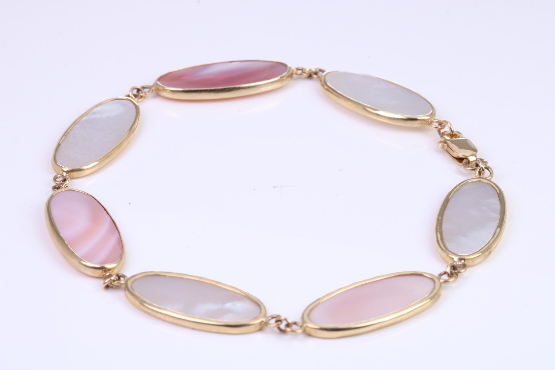 Stunning Mother of Pearl Bracelet set in Solid Yellow Gold, British Hallmarked