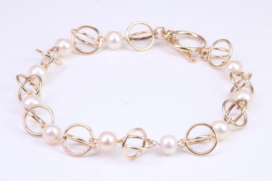 Stunning Natural Freshwater Pearl Bracelet set in Solid Yellow Gold, British Hallmarked