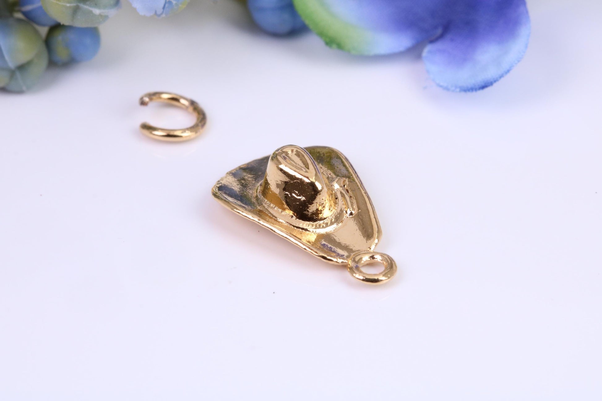 Cowboy Hat Charm, Three Dimensional Charm, Made from solid cast Yellow Gold British Hallmarked