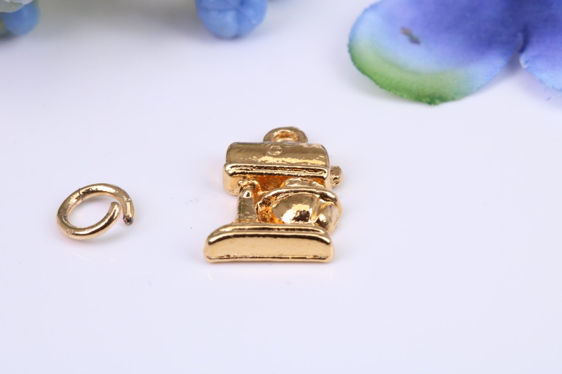 Food Mixer Charm, Made from Solid Cast Yellow Gold, British Hallmarked