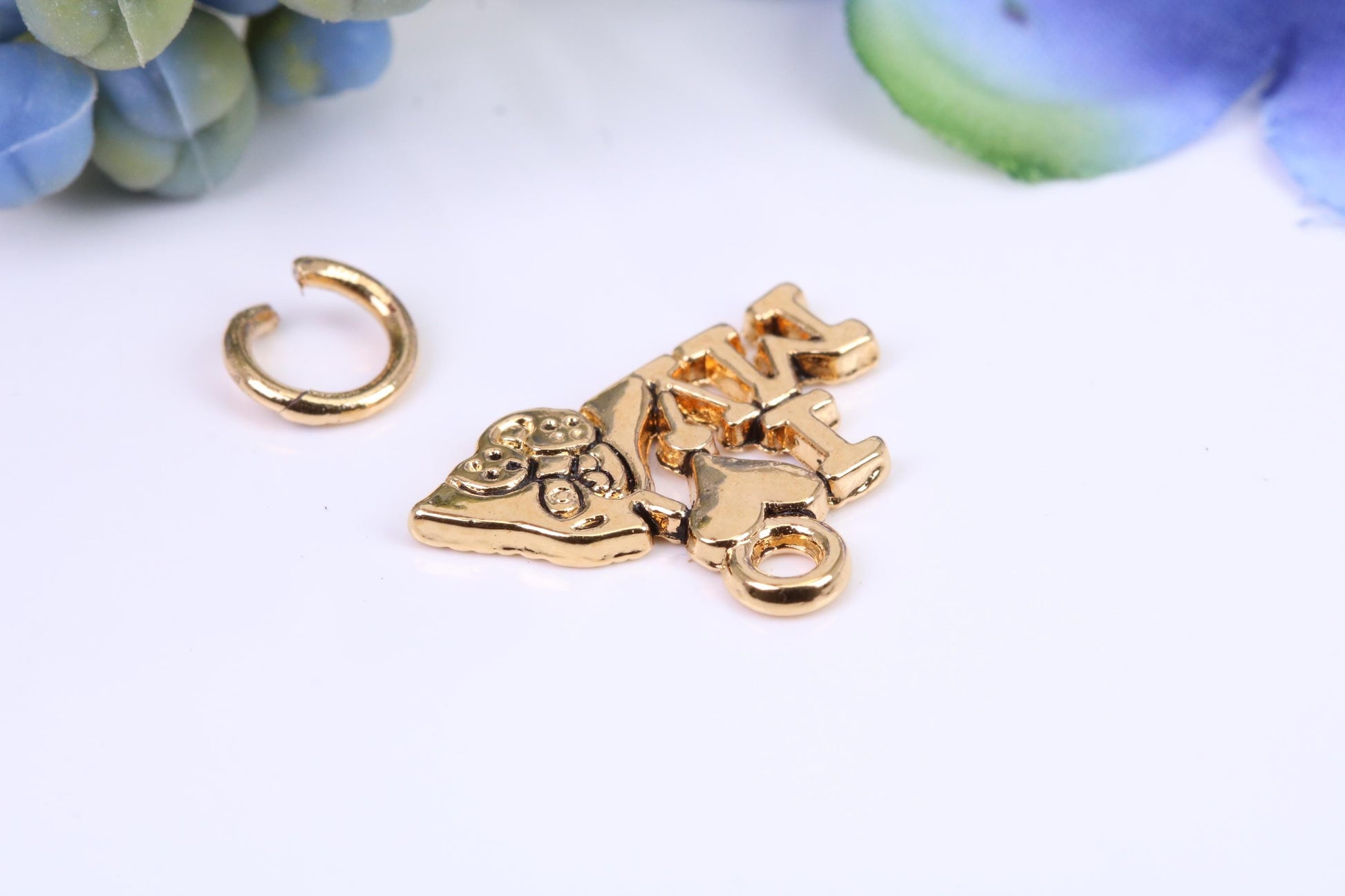 I Love My Gardening Charm, Made From Solid Cast Yellow Gold with British Hallmark, Complete with Attachment Link