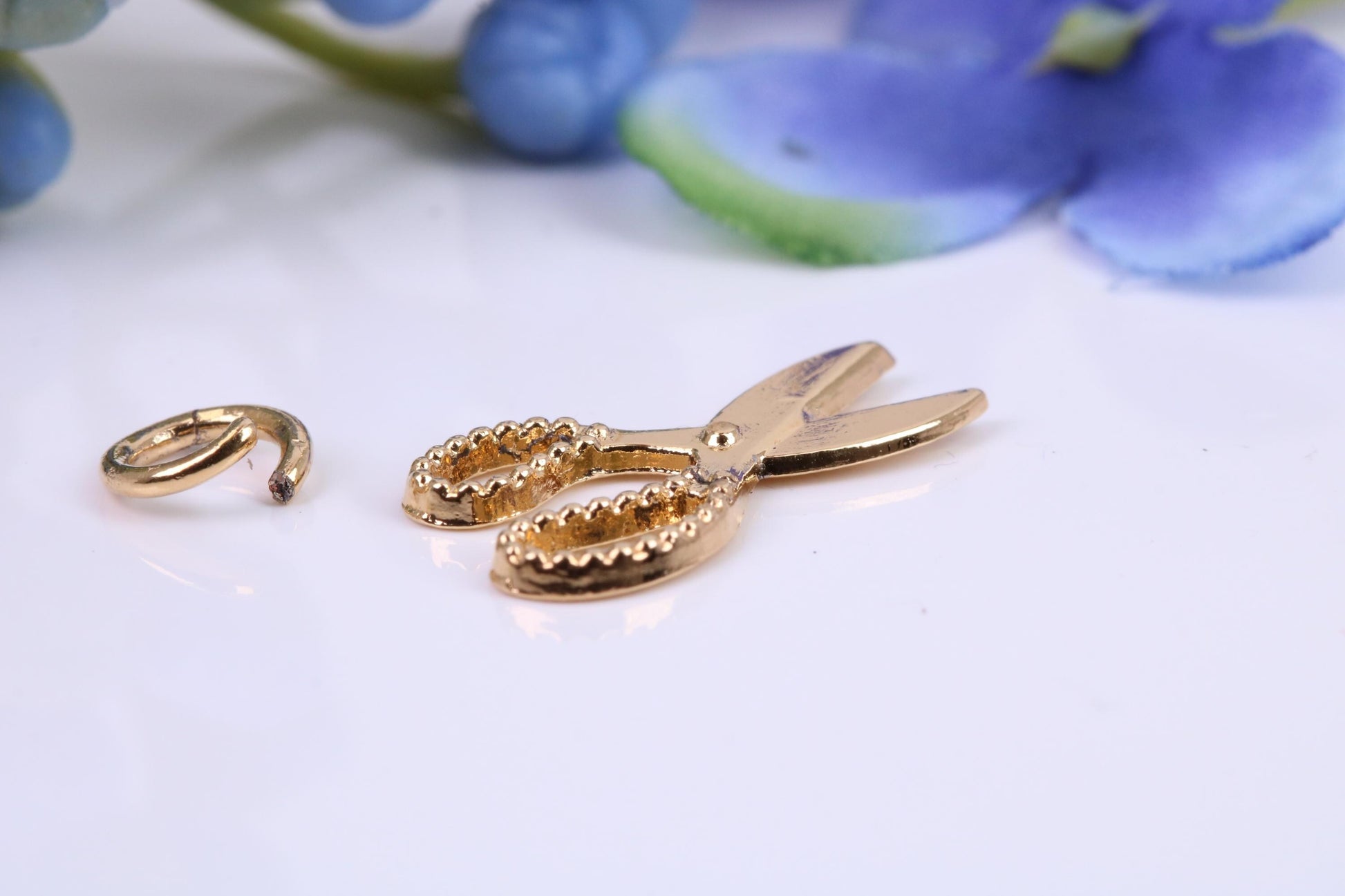 Scissor Charm, Traditional Charm, Made from Solid Cast Yellow Gold, British Hallmarked