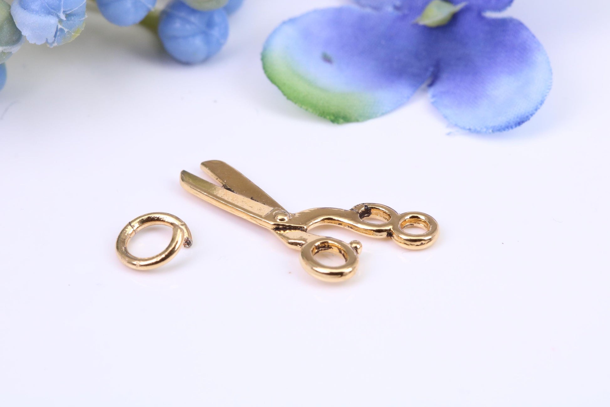 Scissor Charm, Traditional Charm, Made from Solid Cast Yellow Gold, British Hallmarked